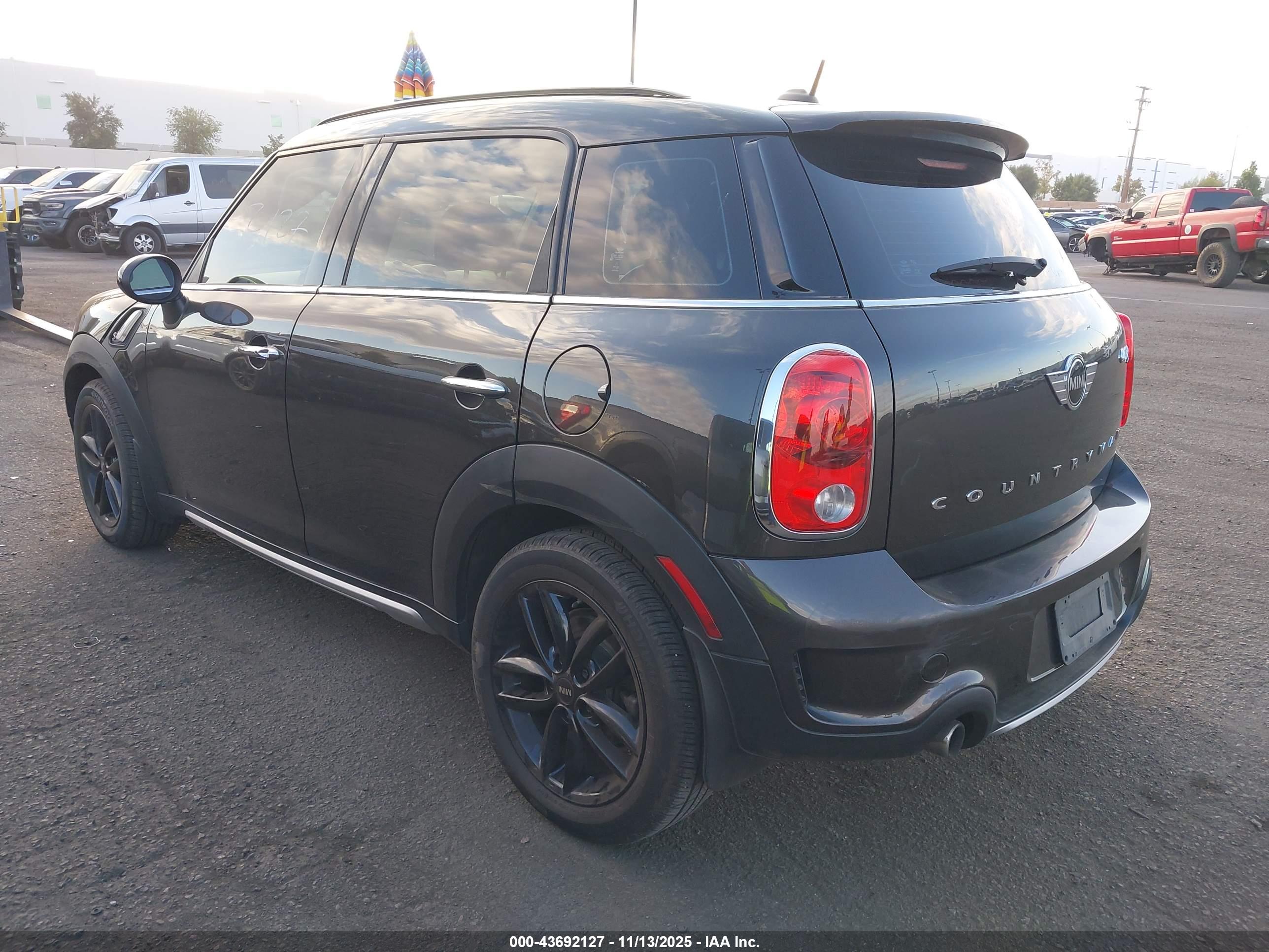 MINI COUNTRYMAN image 3