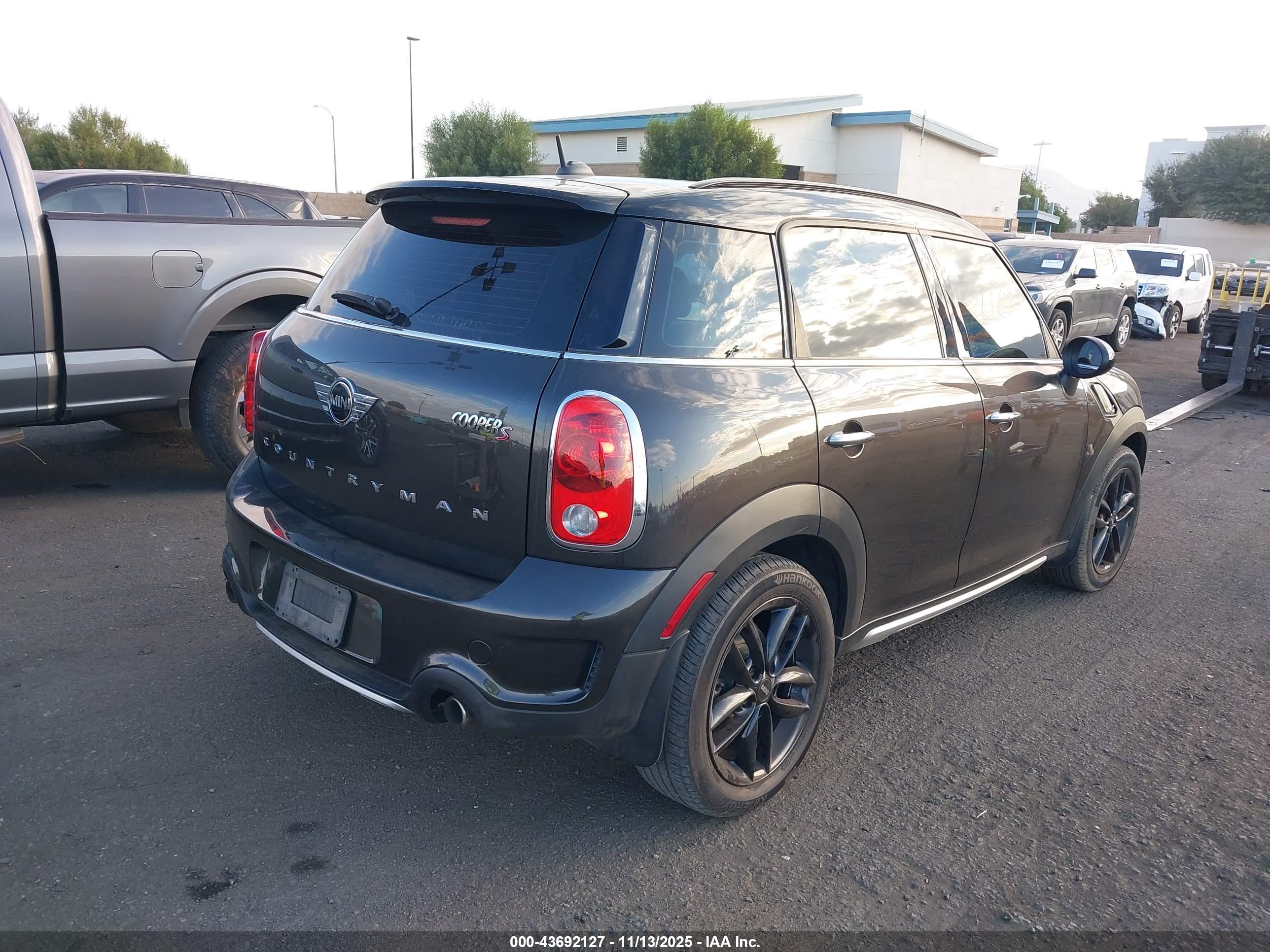 MINI COUNTRYMAN image 4