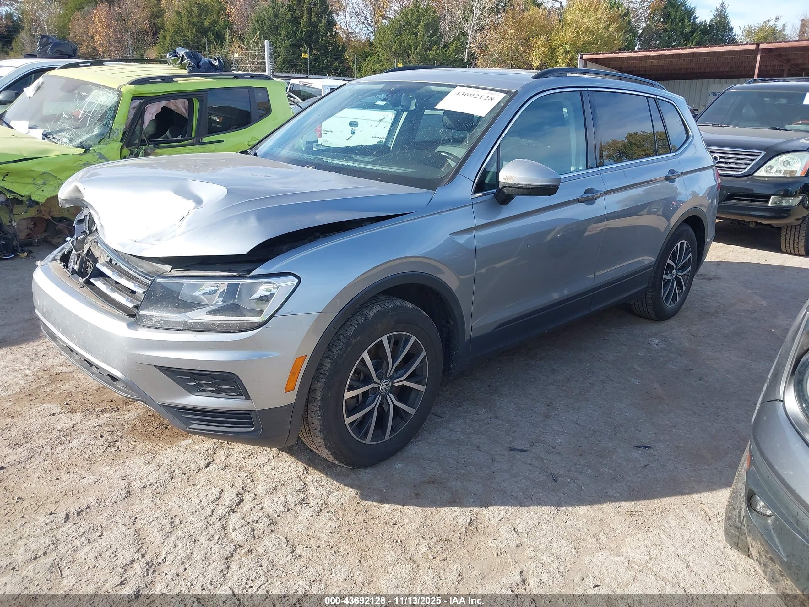 VOLKSWAGEN TIGUAN image 2