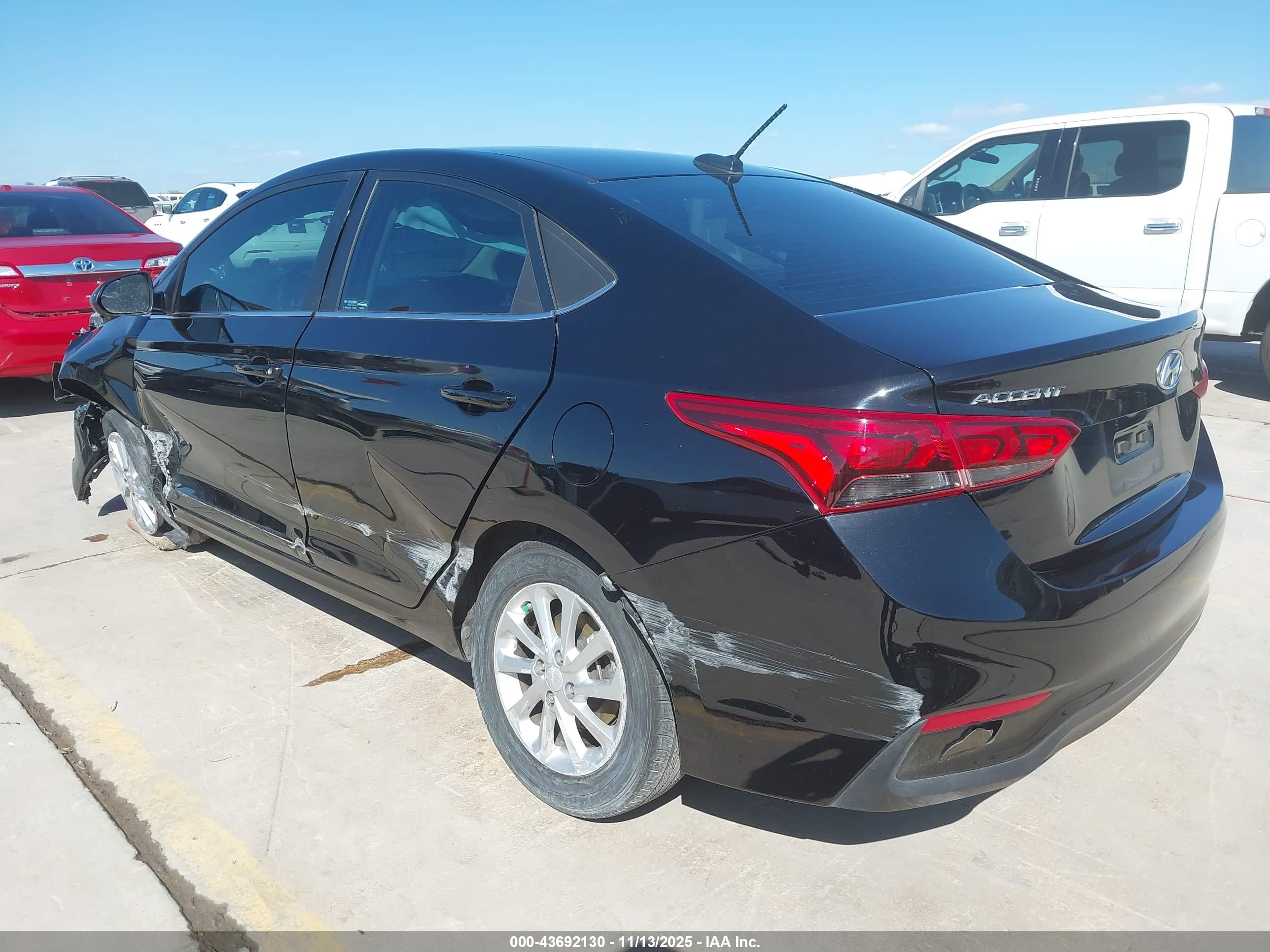 HYUNDAI ACCENT image 3