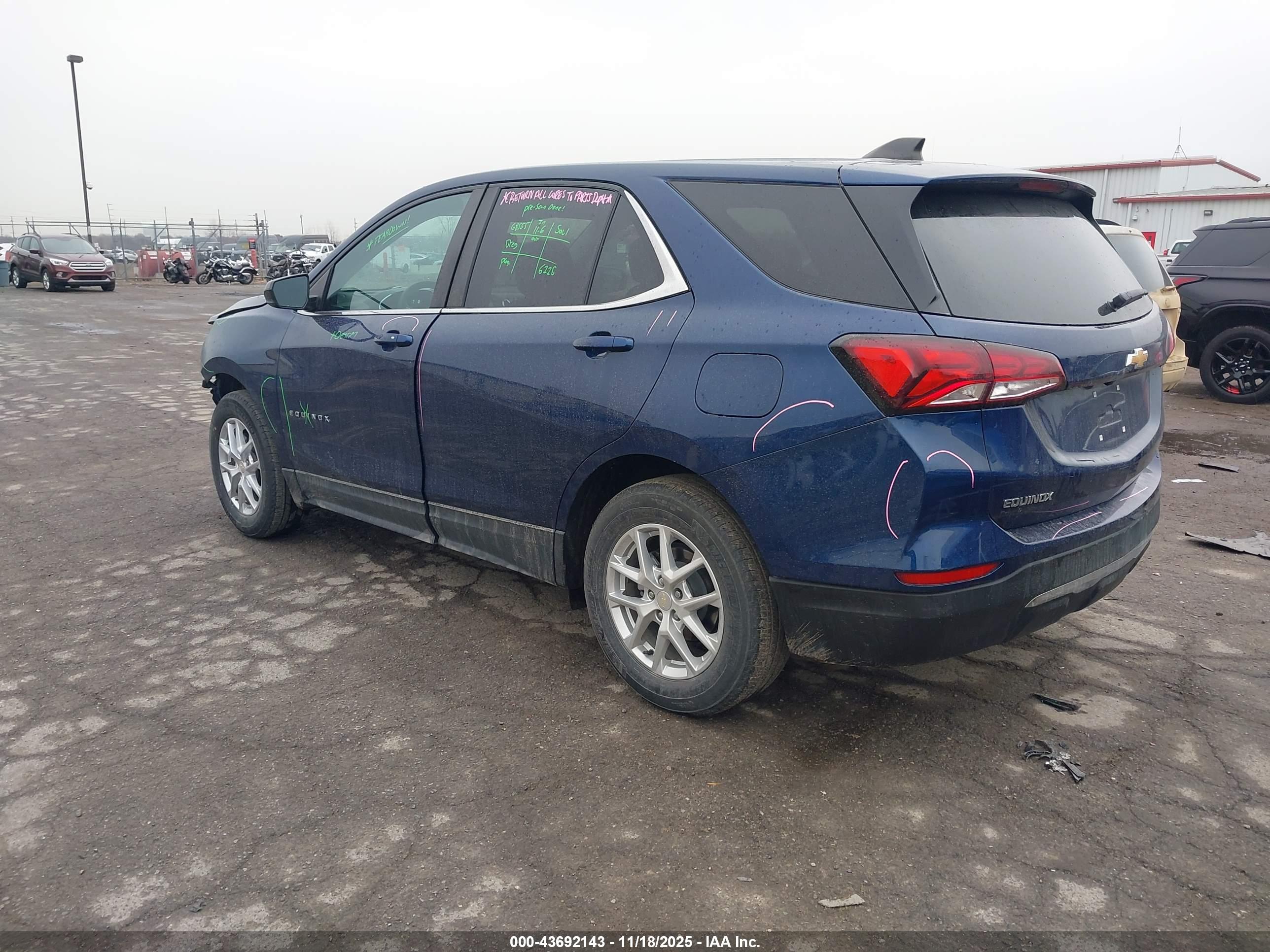 CHEVROLET EQUINOX image 3