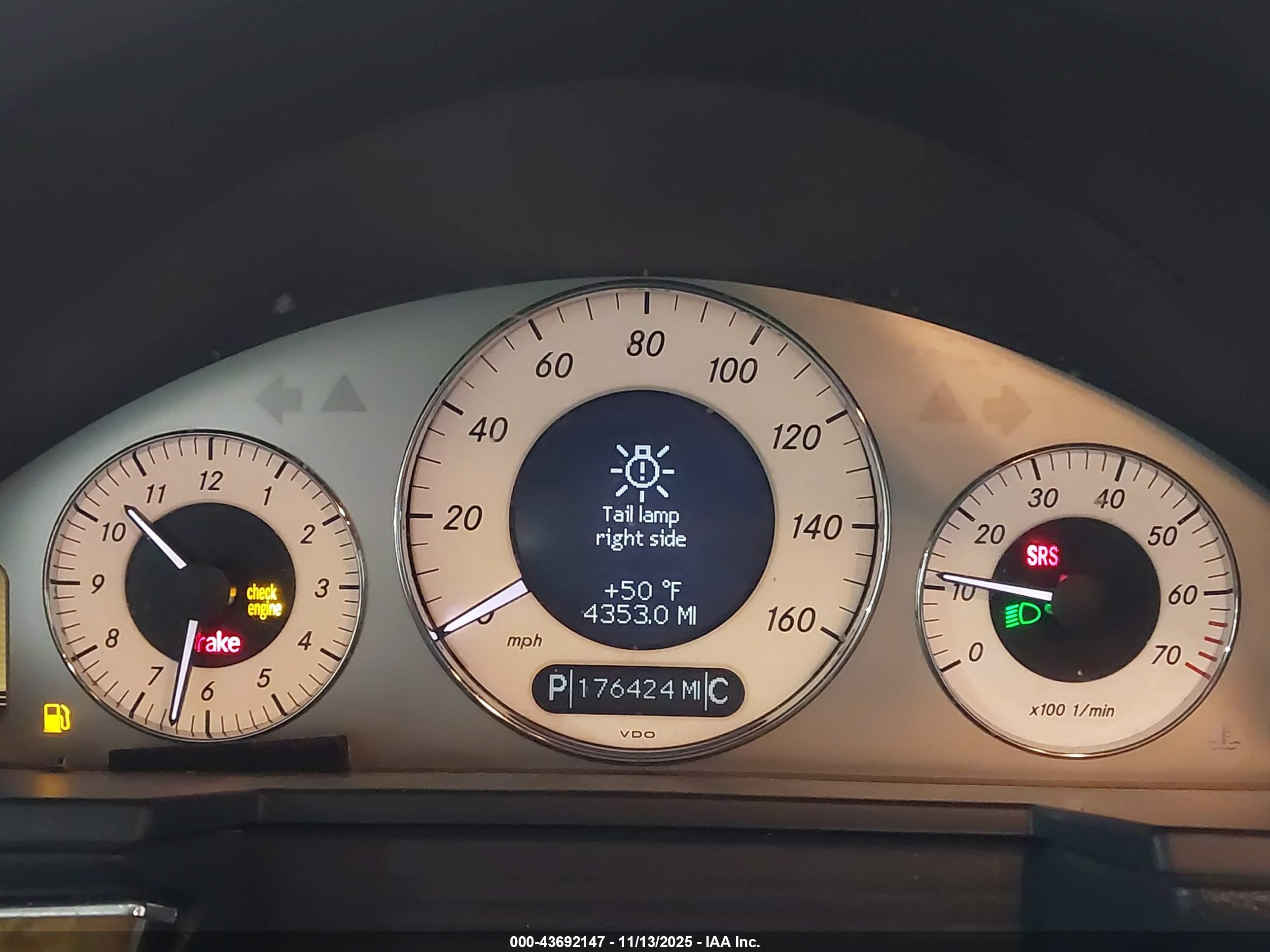 MERCEDES-BENZ E image 7