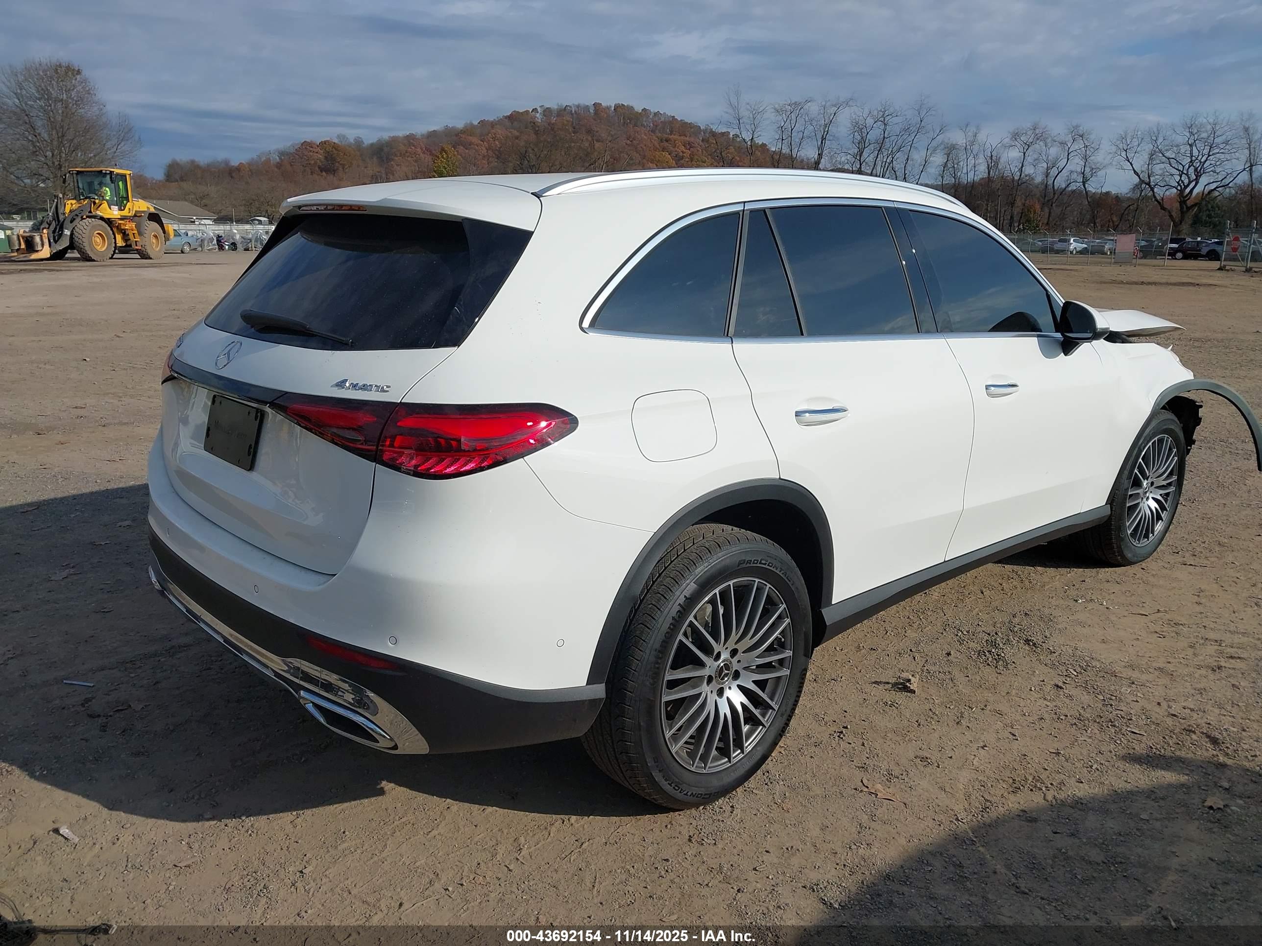 MERCEDES-BENZ GLC image 4