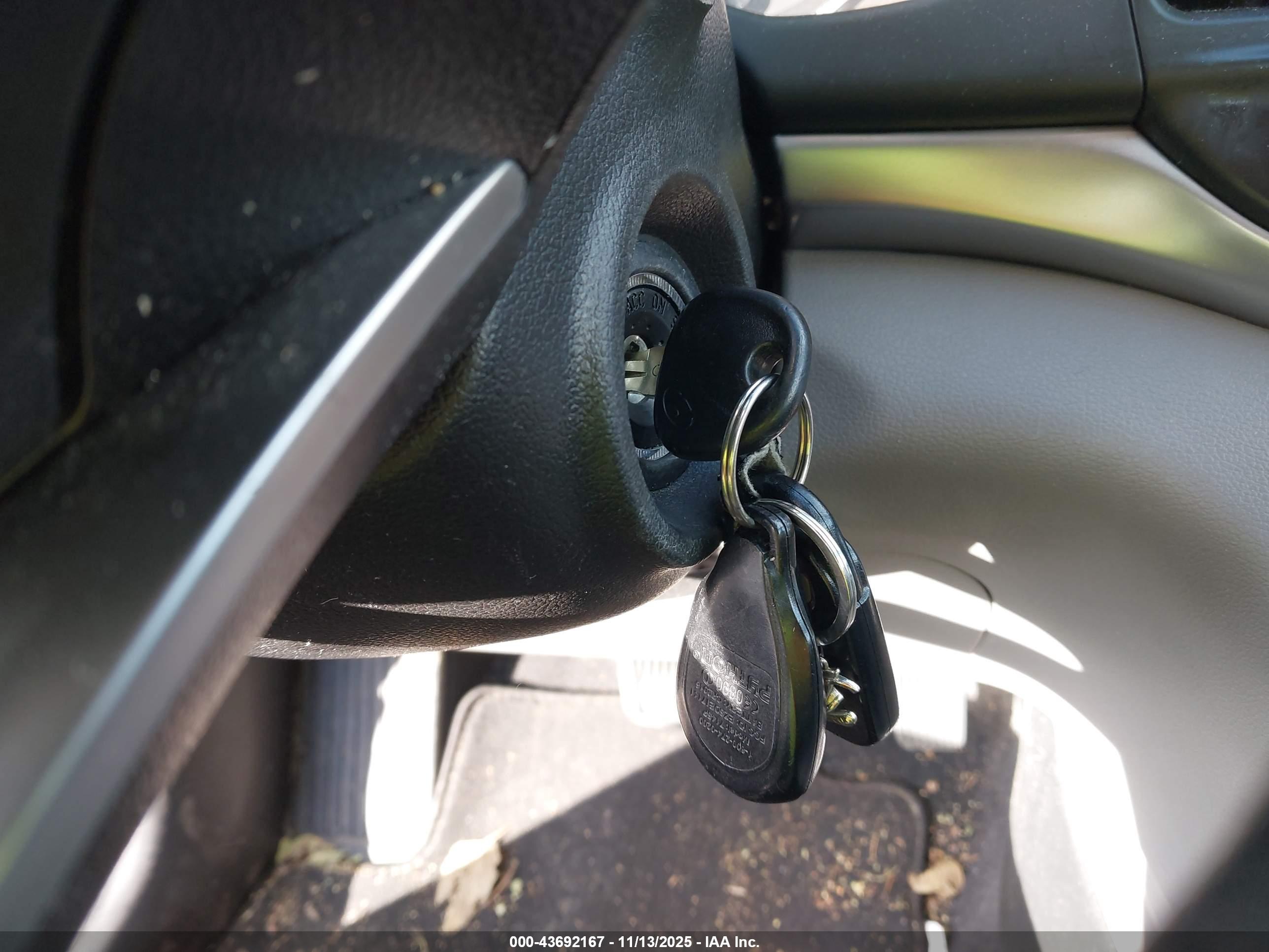 HYUNDAI ELANTRA image 11