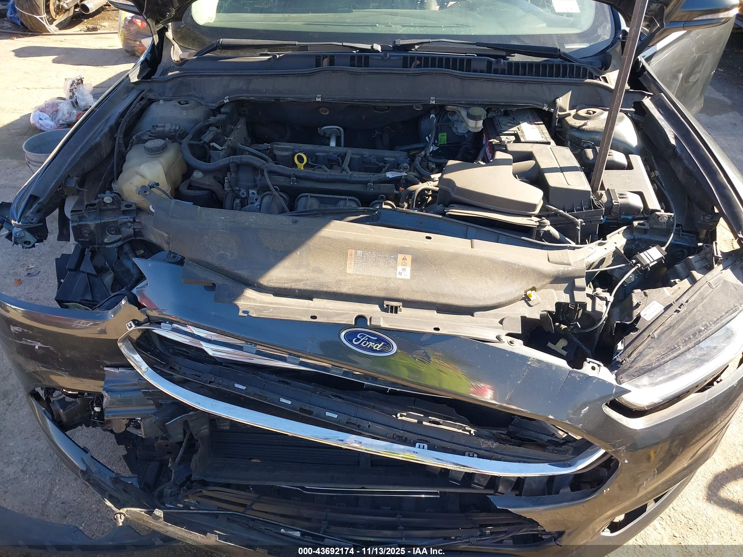 FORD FUSION image 10