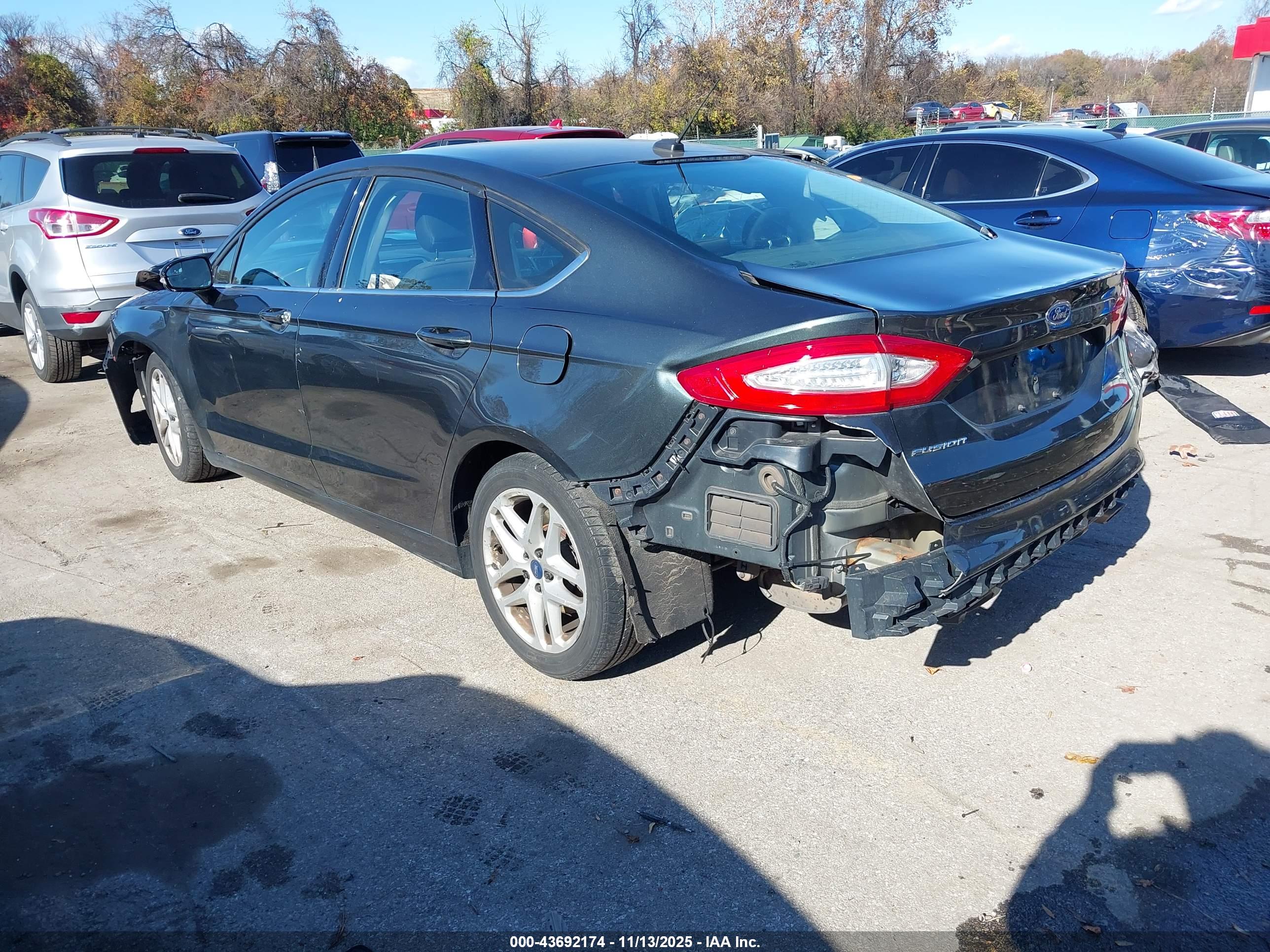 FORD FUSION image 3