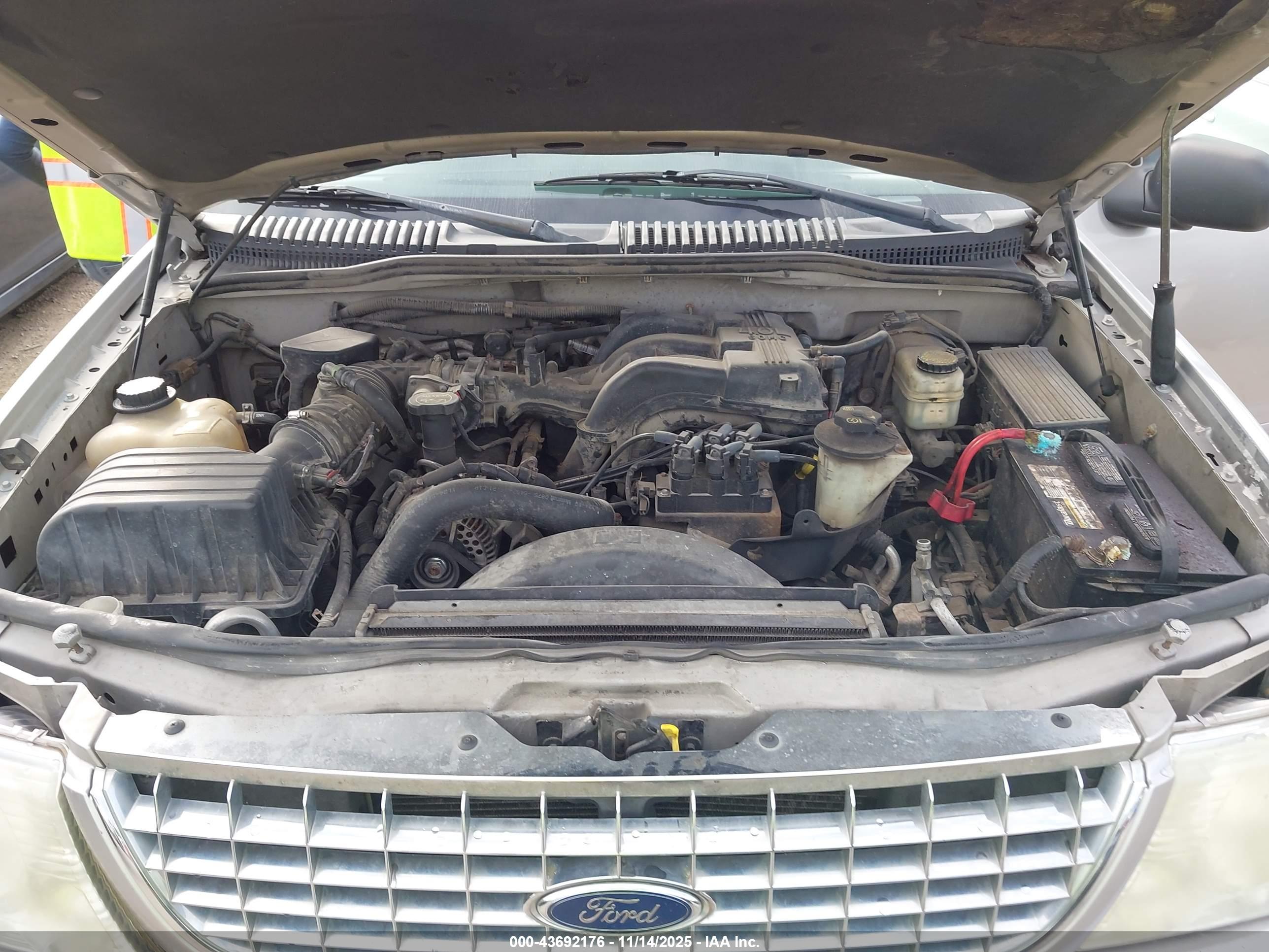 FORD EXPLORER image 10