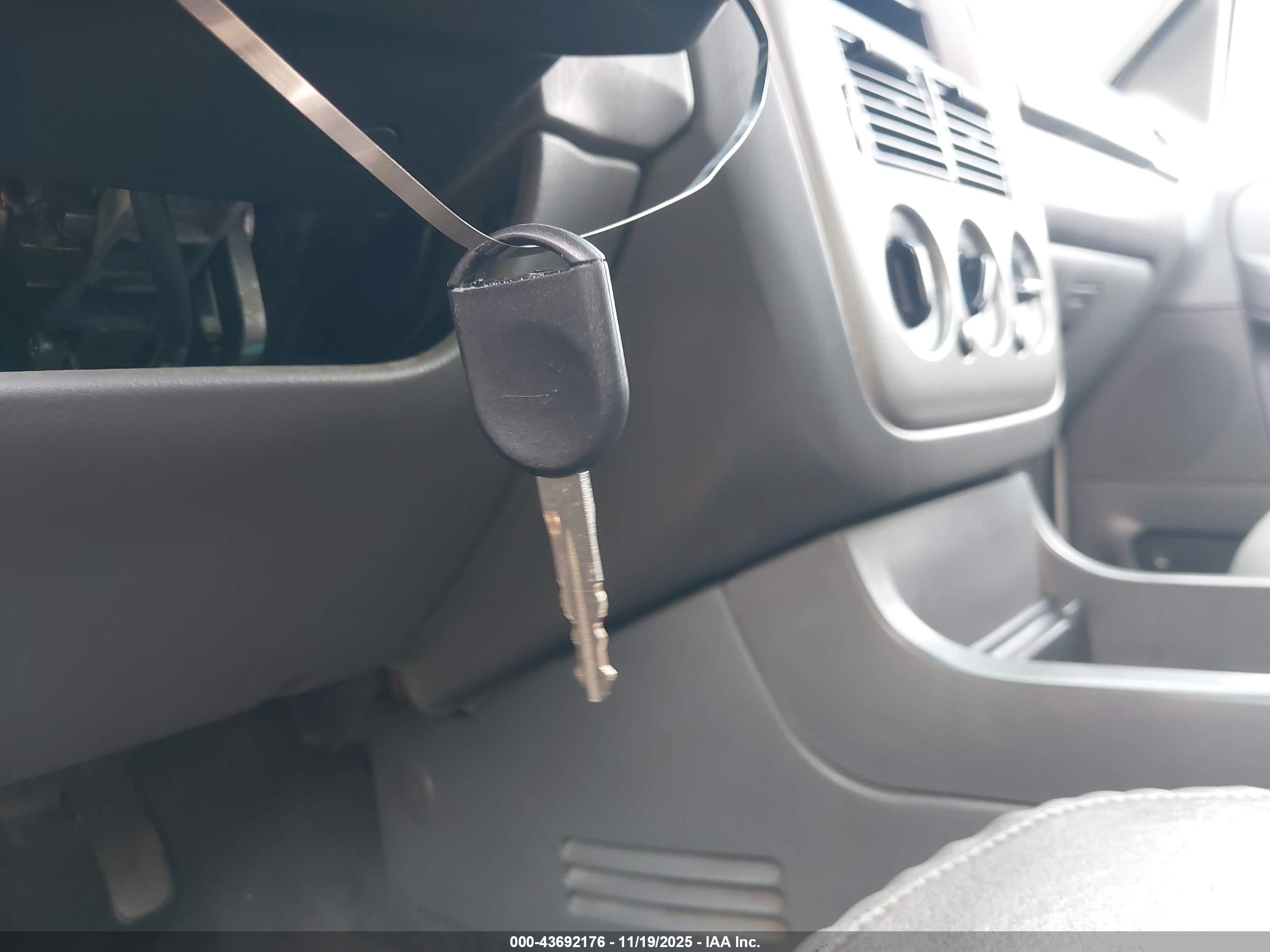FORD EXPLORER image 11
