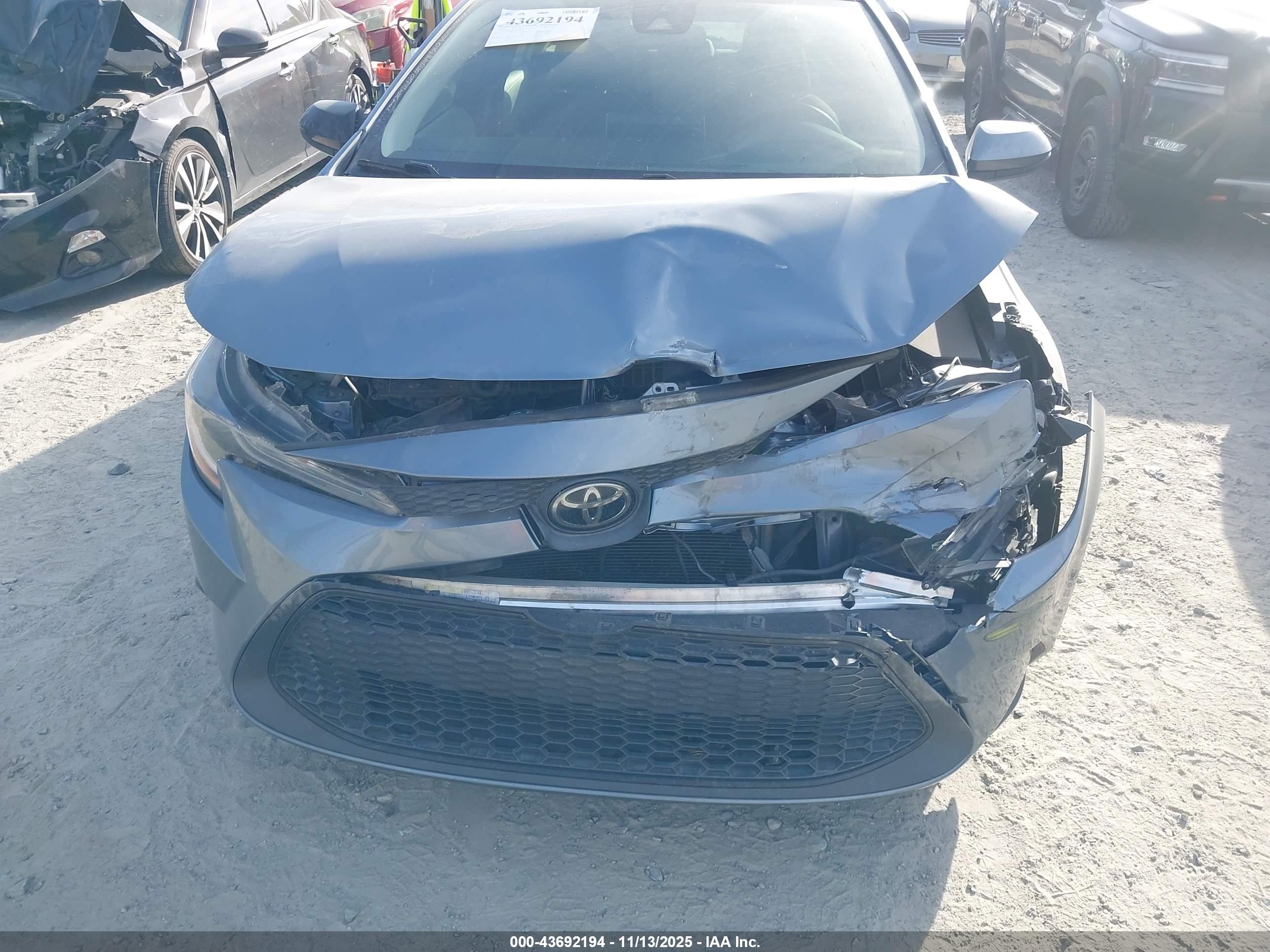 TOYOTA COROLLA image 6