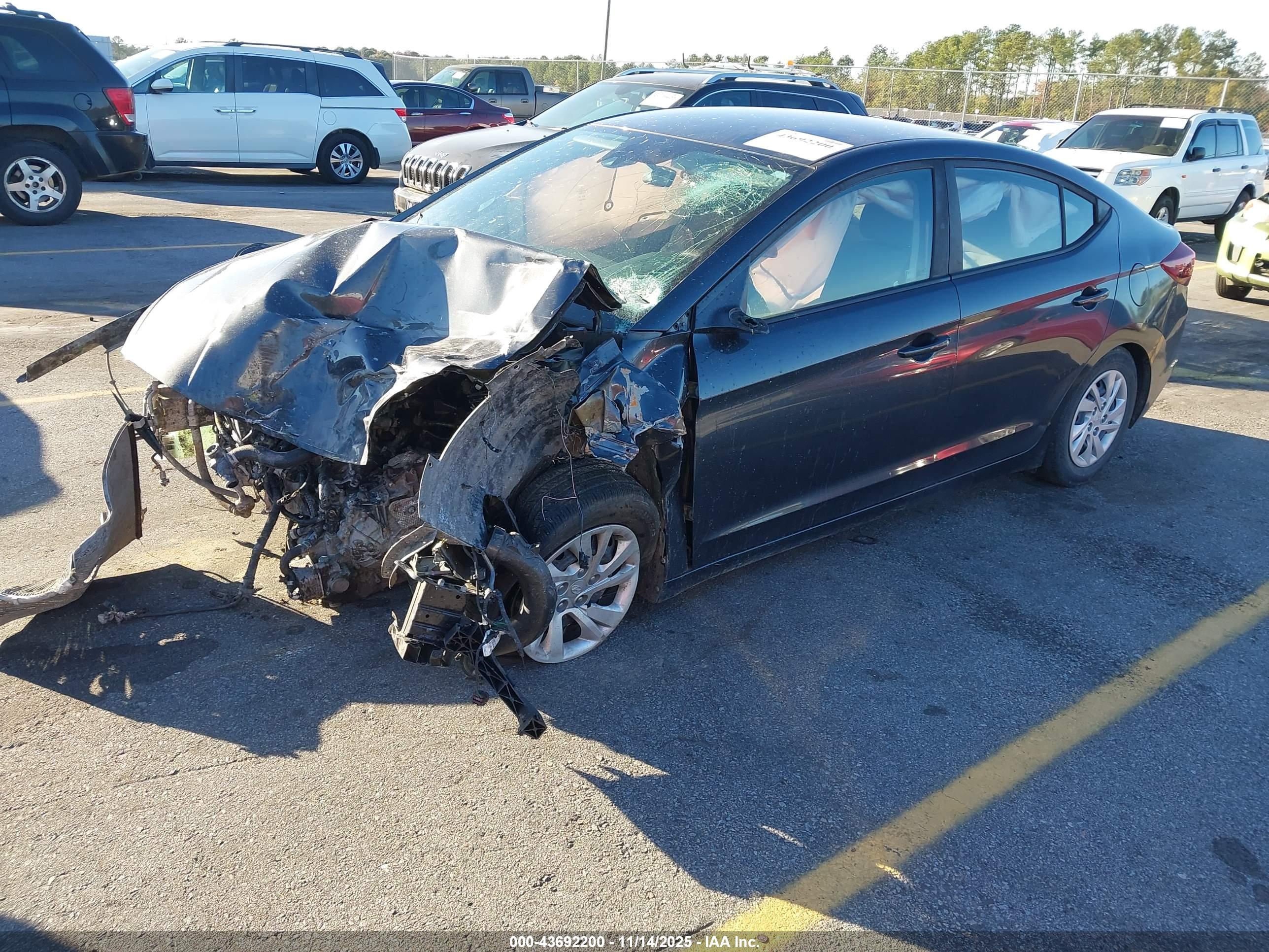 HYUNDAI ELANTRA image 2