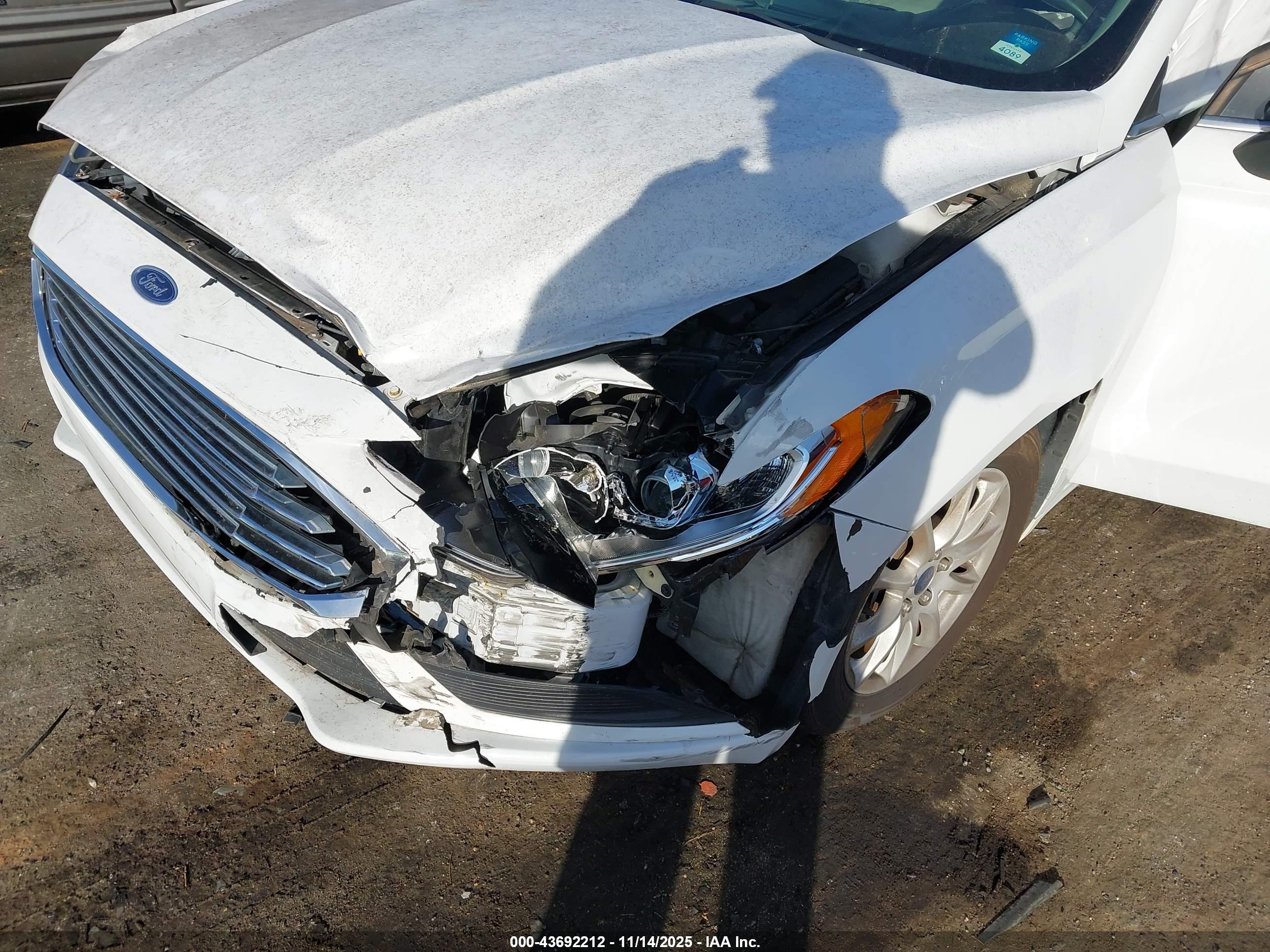 FORD FUSION image 6