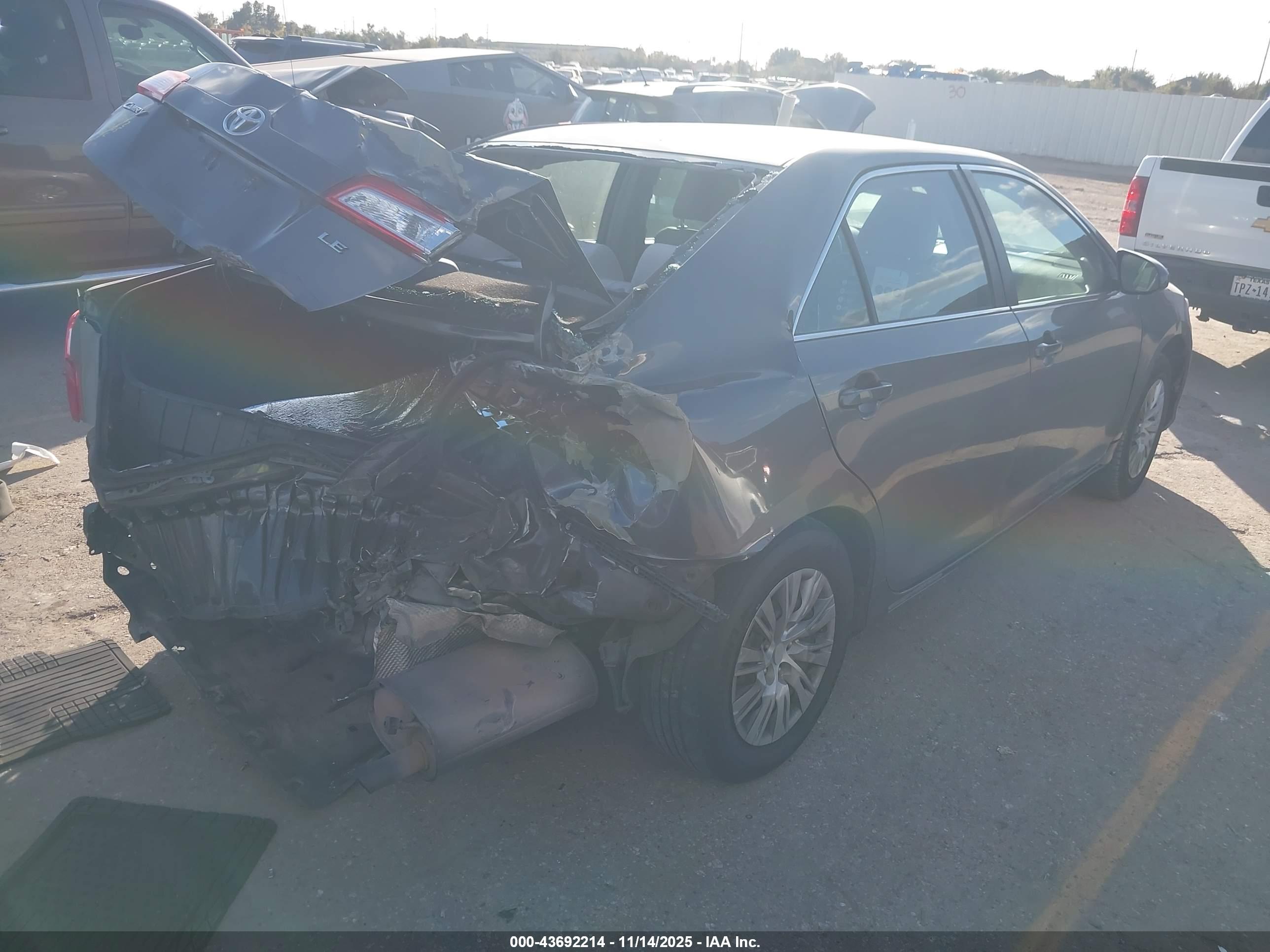 TOYOTA CAMRY image 4