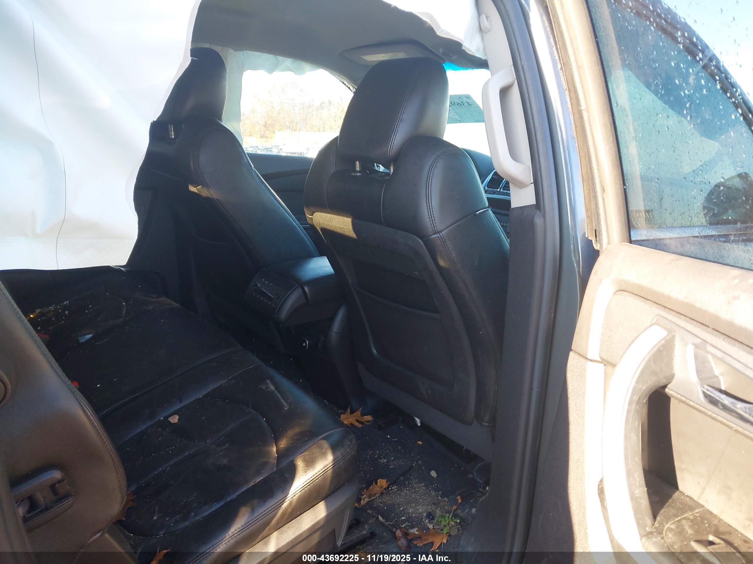 GMC ACADIA image 8