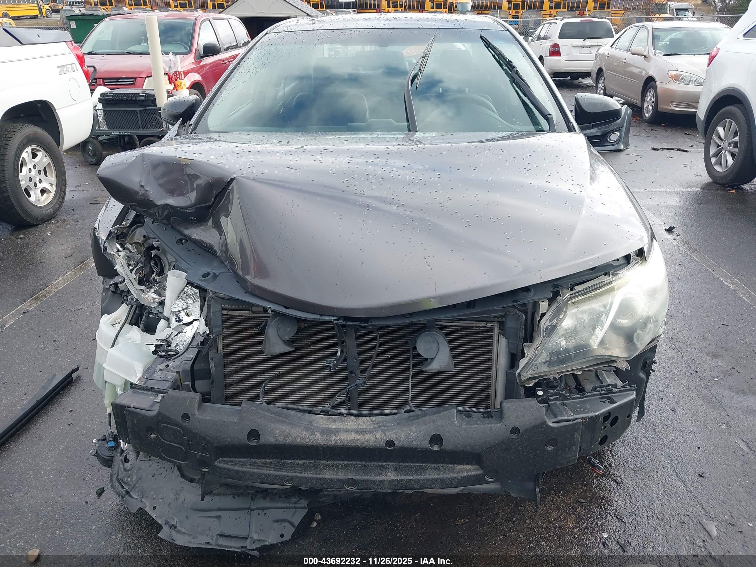 TOYOTA CAMRY image 6