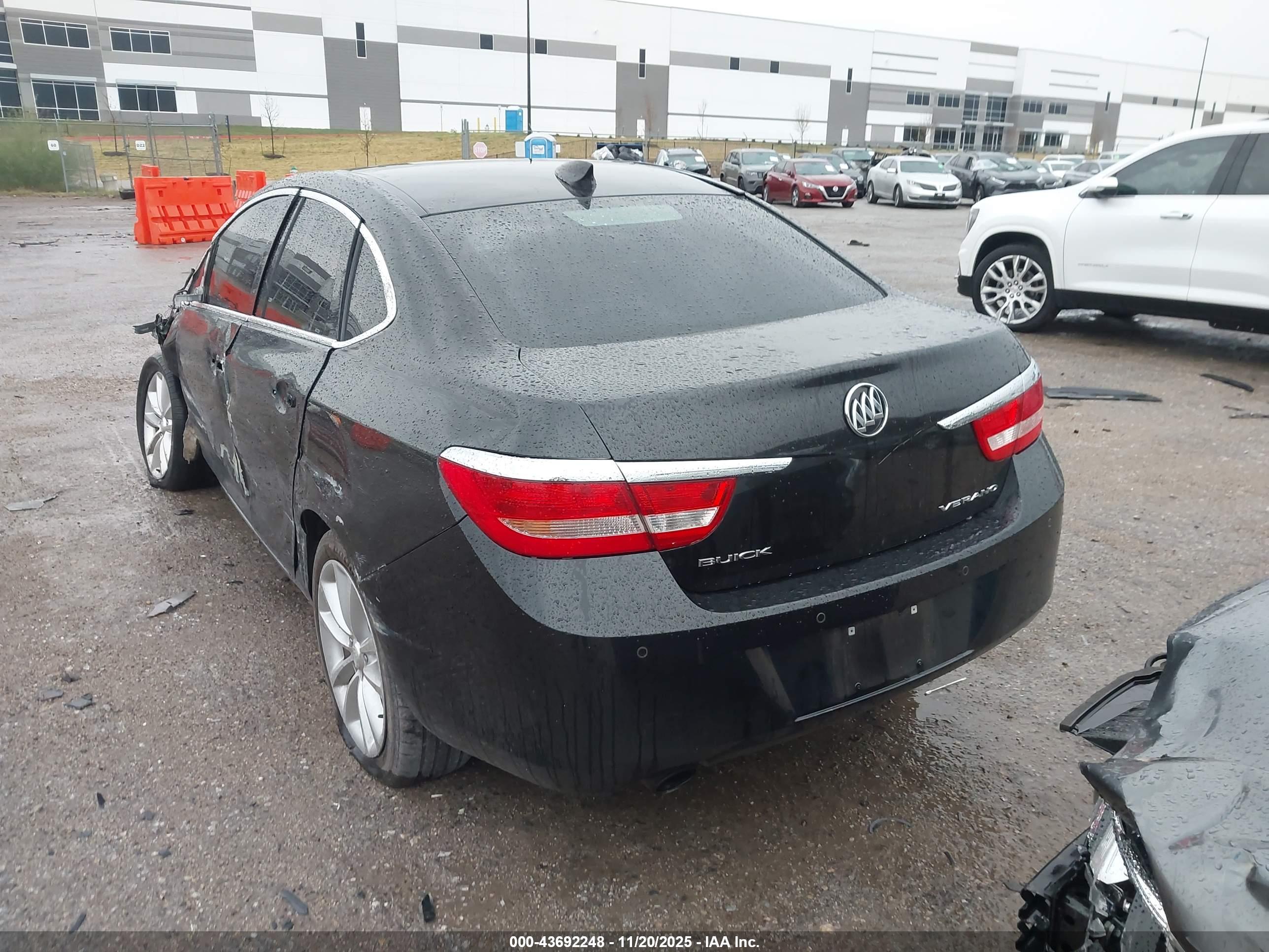 BUICK VERANO image 3