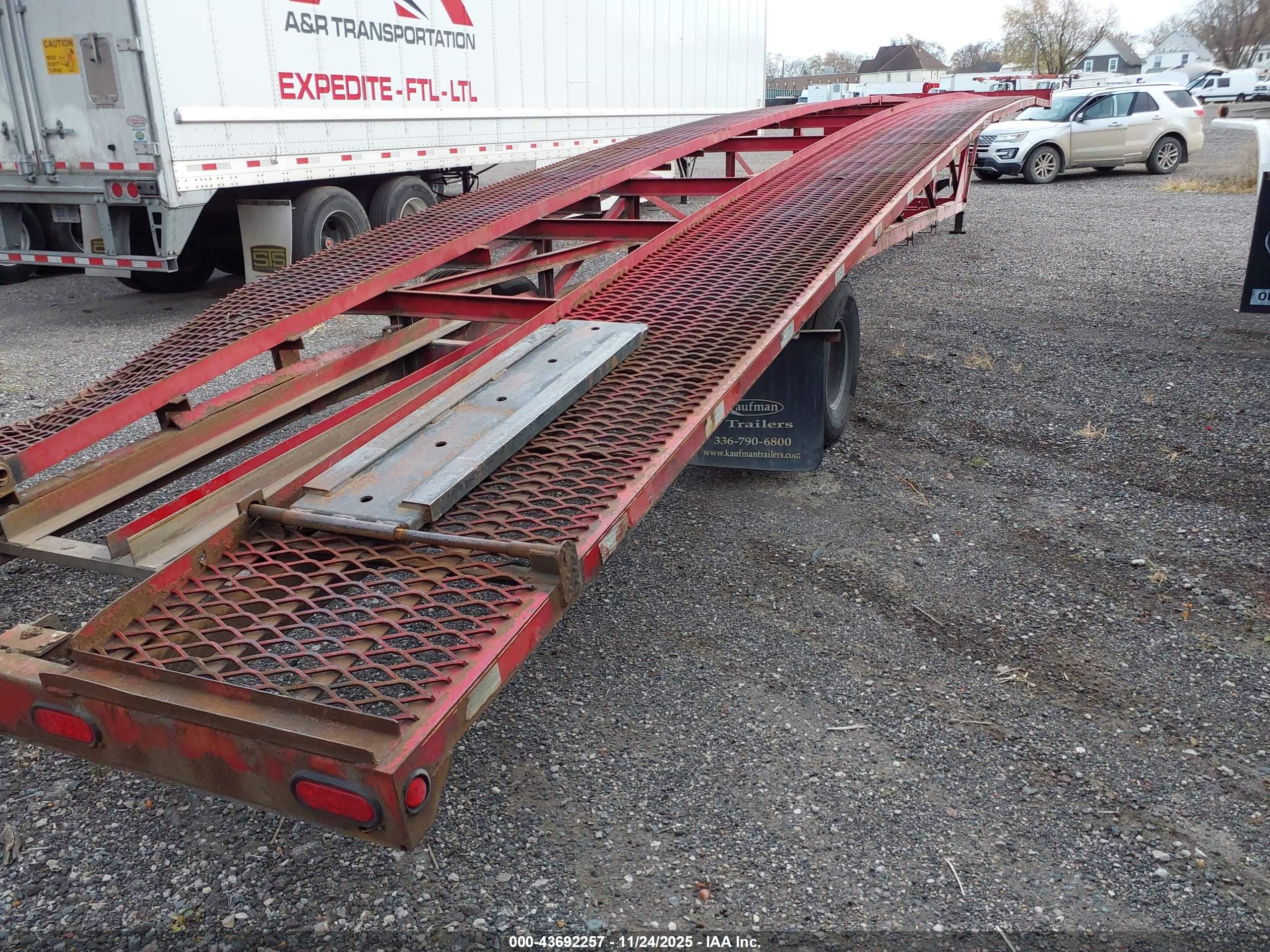 KAUFMAN TRAILERS image 3