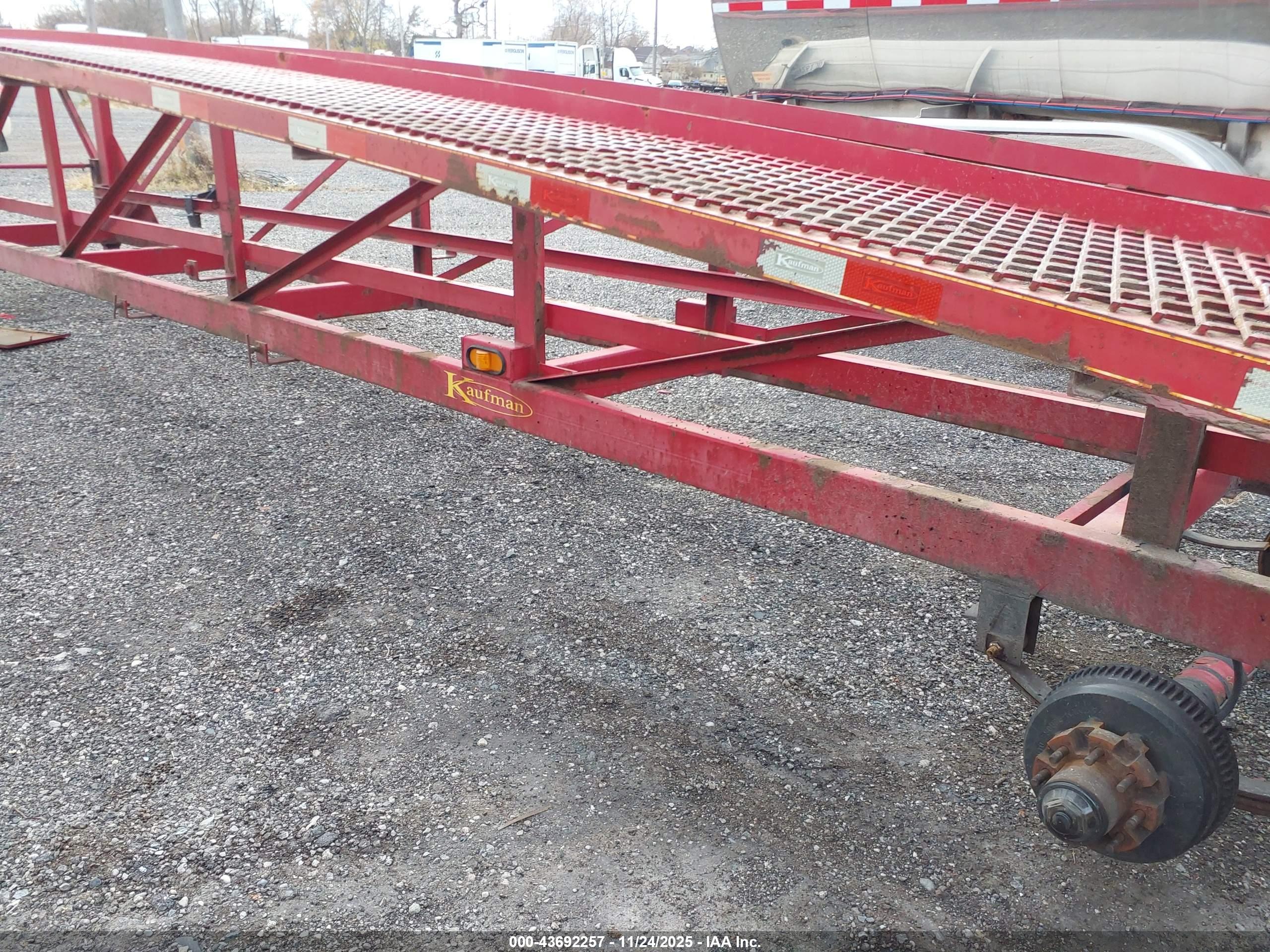 KAUFMAN TRAILERS image 7
