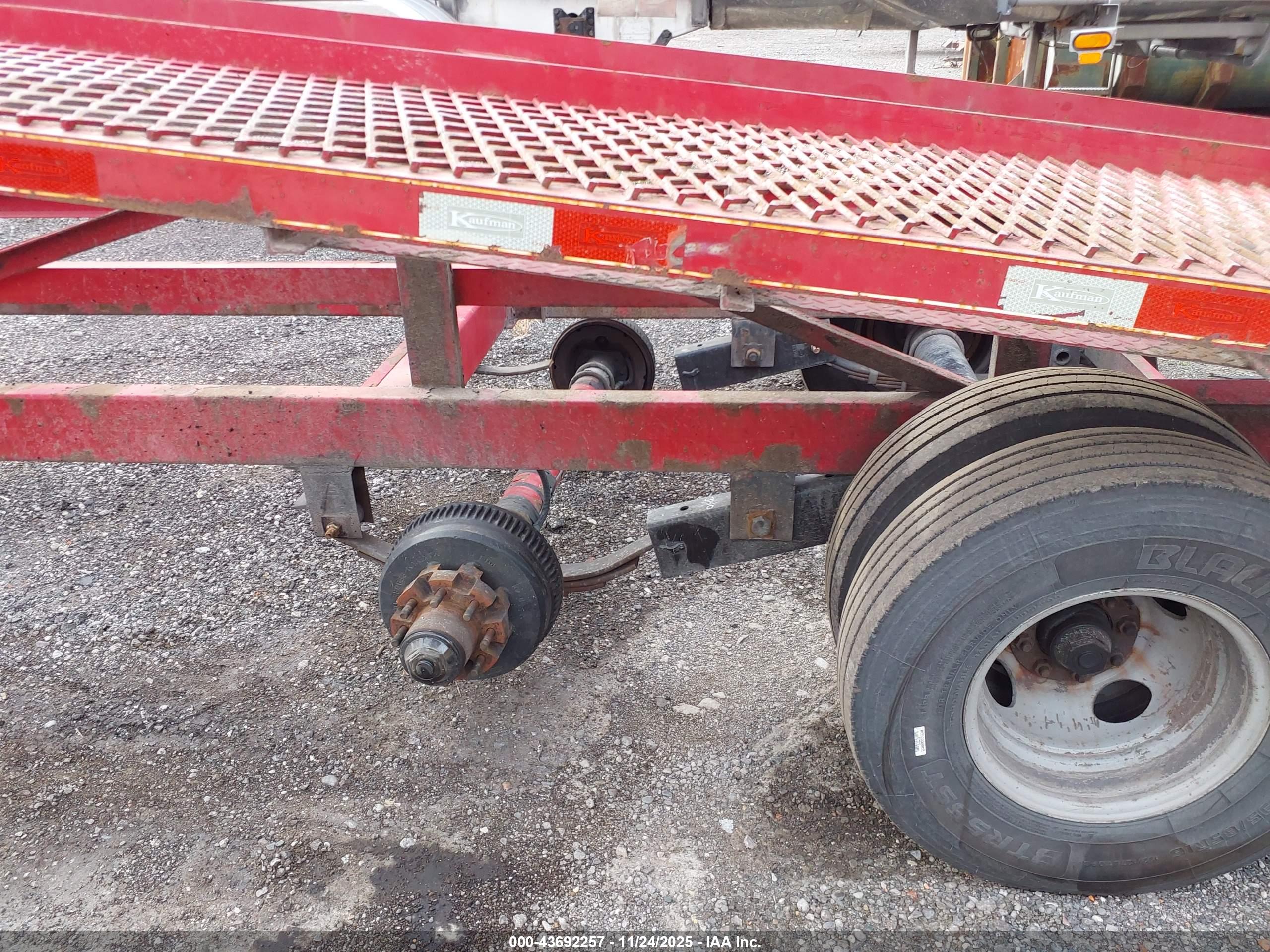 KAUFMAN TRAILERS image 8