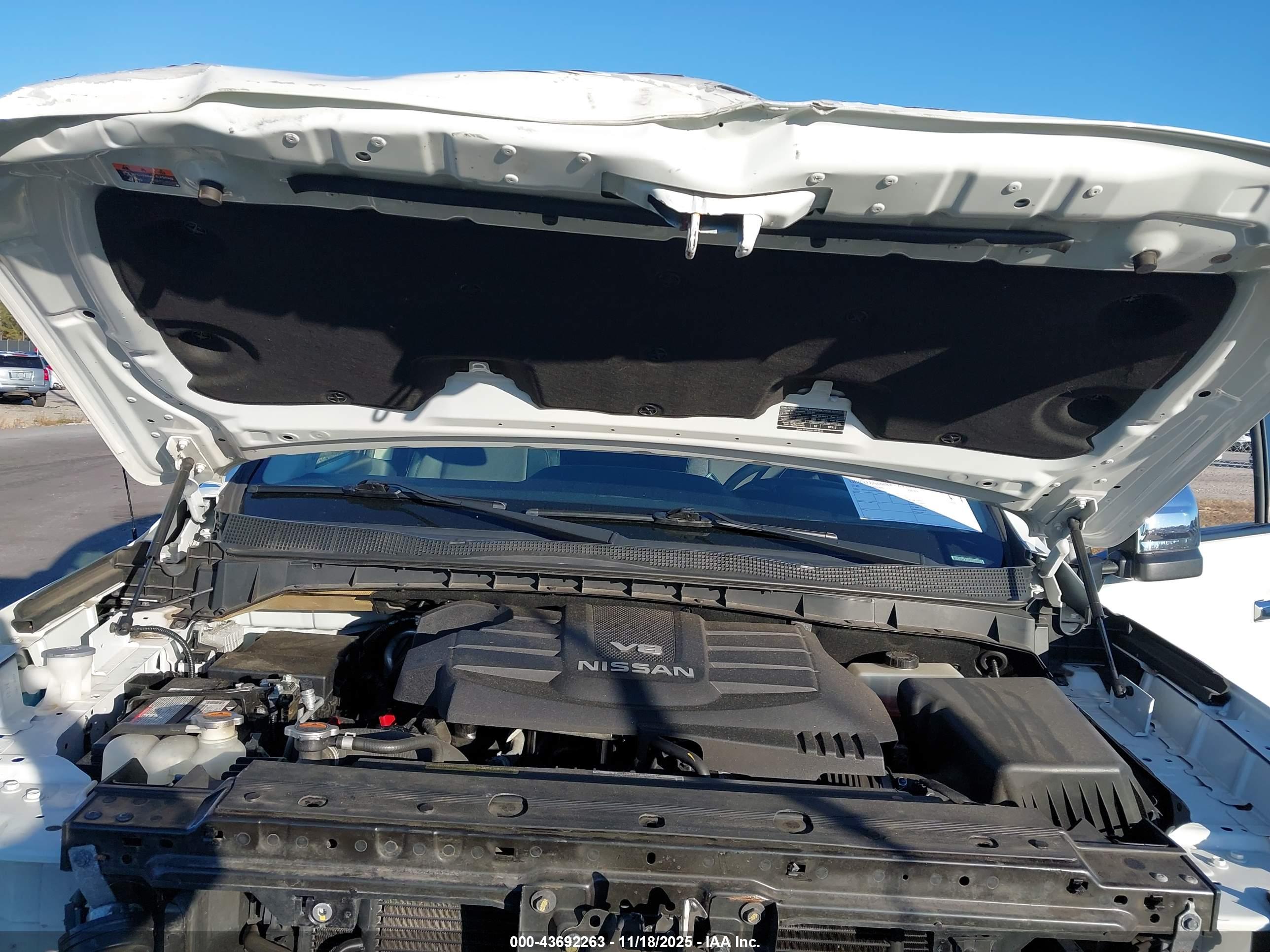 NISSAN TITAN image 10