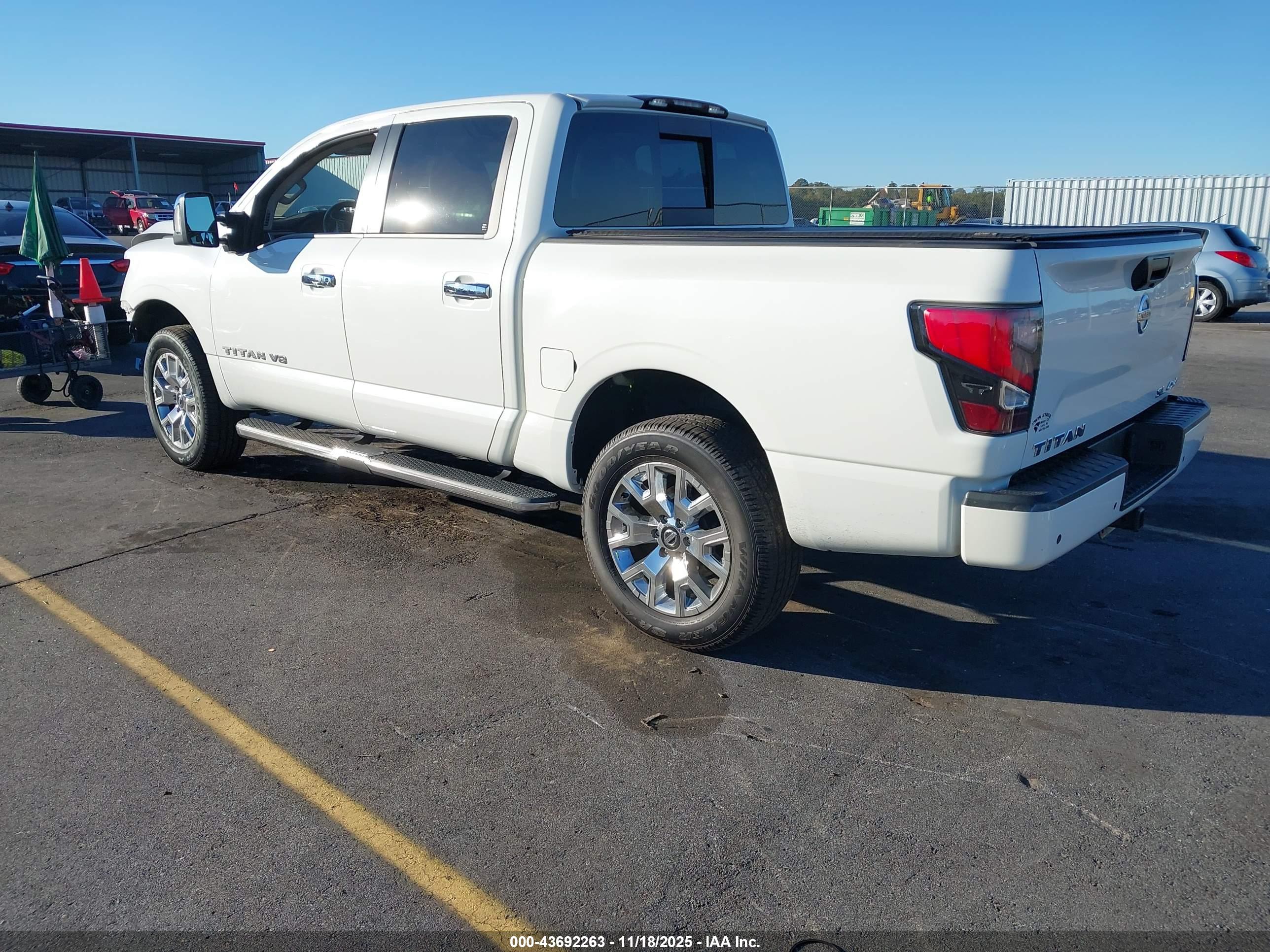 NISSAN TITAN image 3
