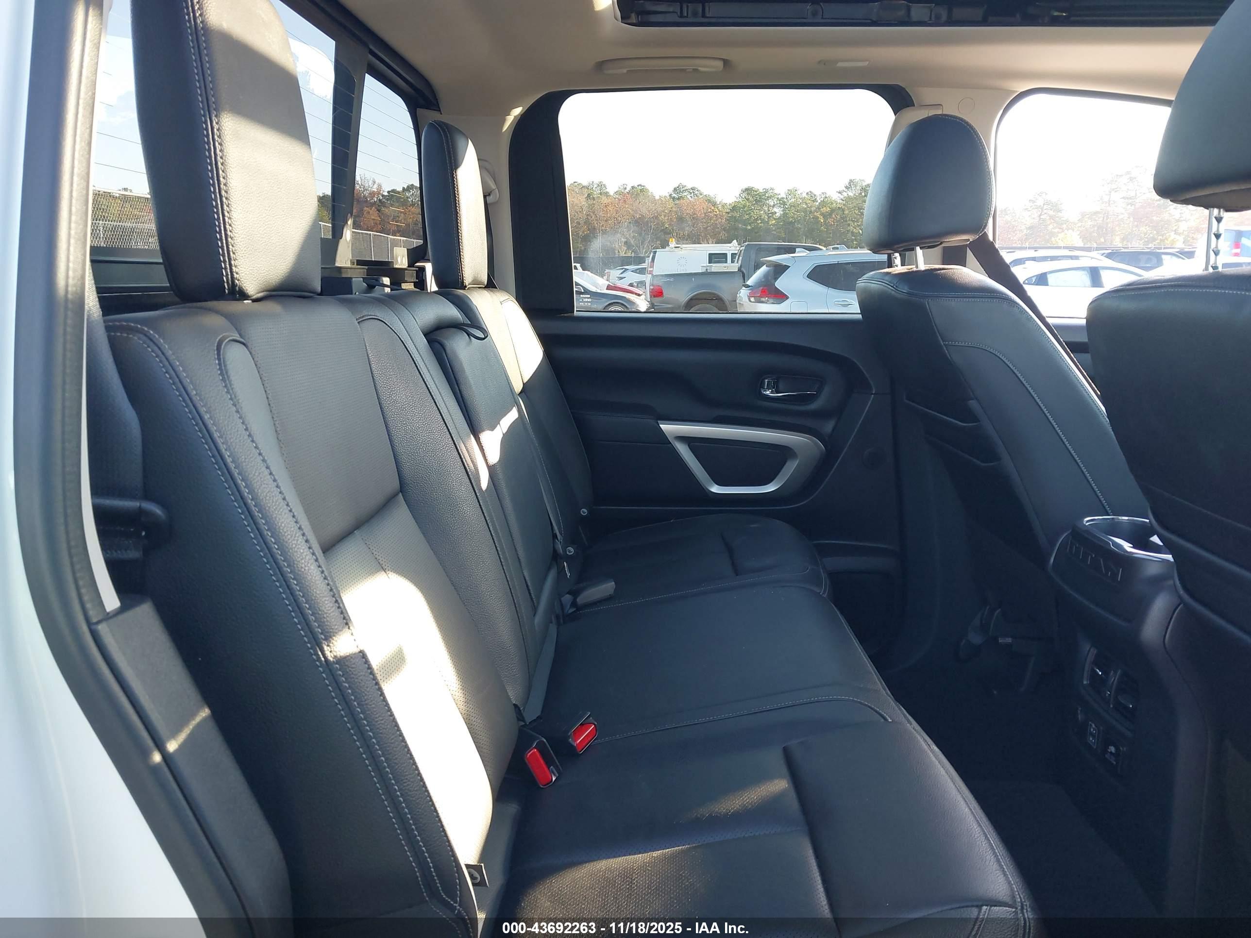 NISSAN TITAN image 8