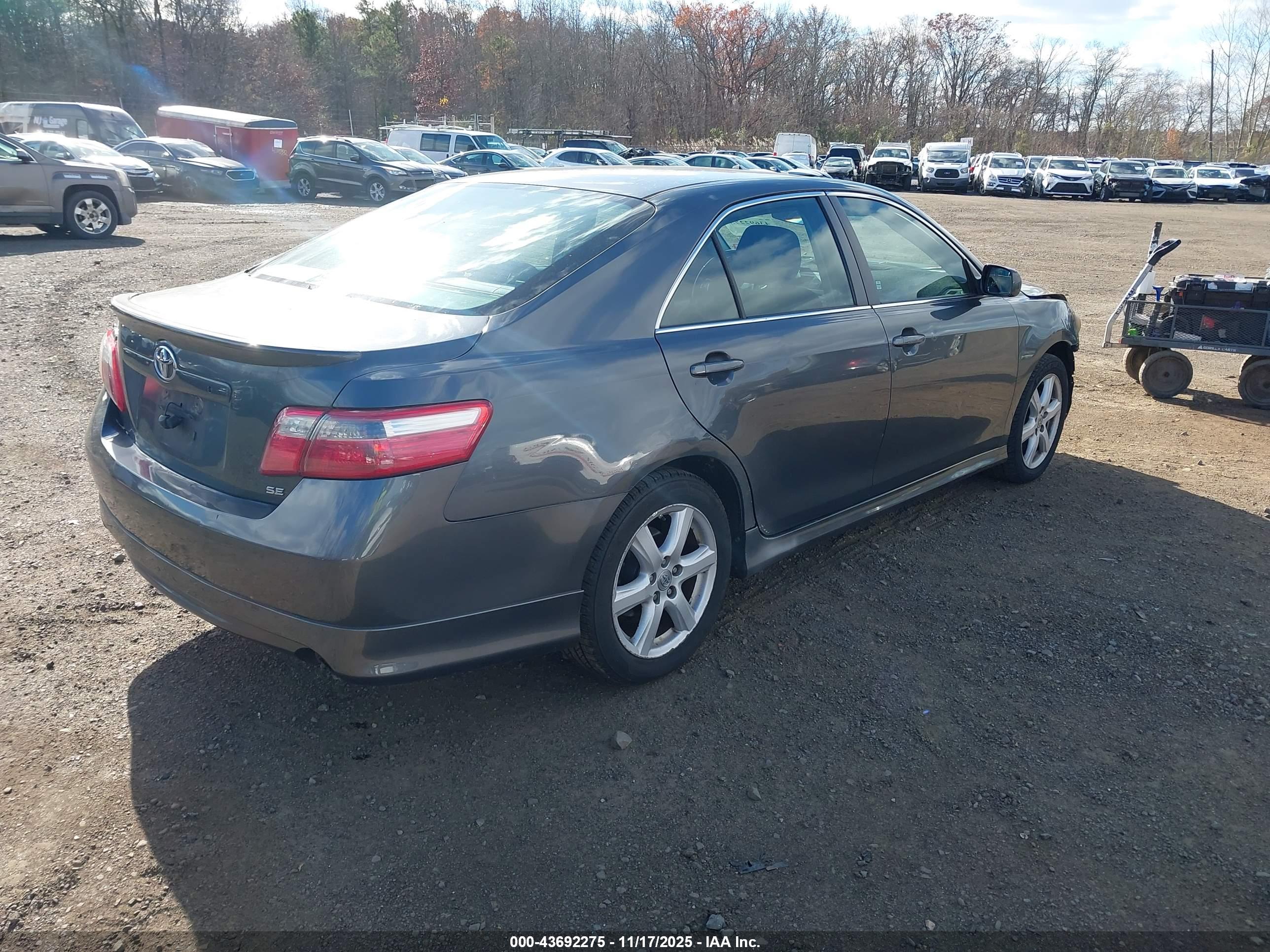 TOYOTA CAMRY image 4
