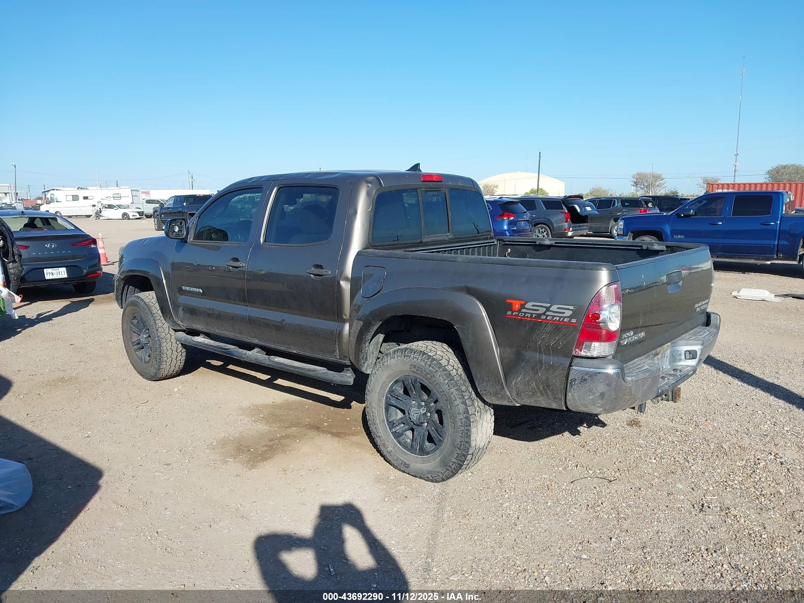 TOYOTA TACOMA image 3