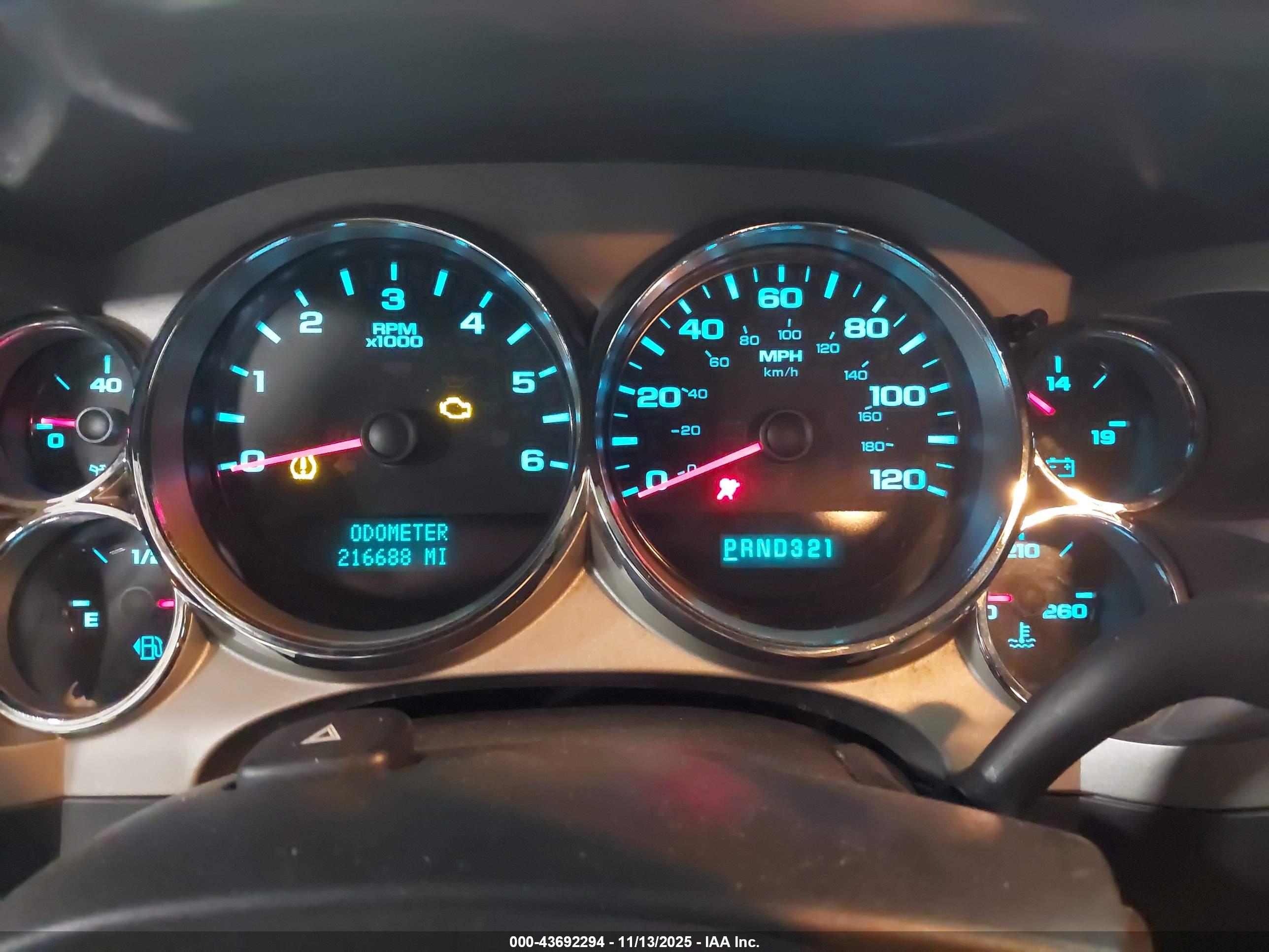 CHEVROLET SILVERADO image 7