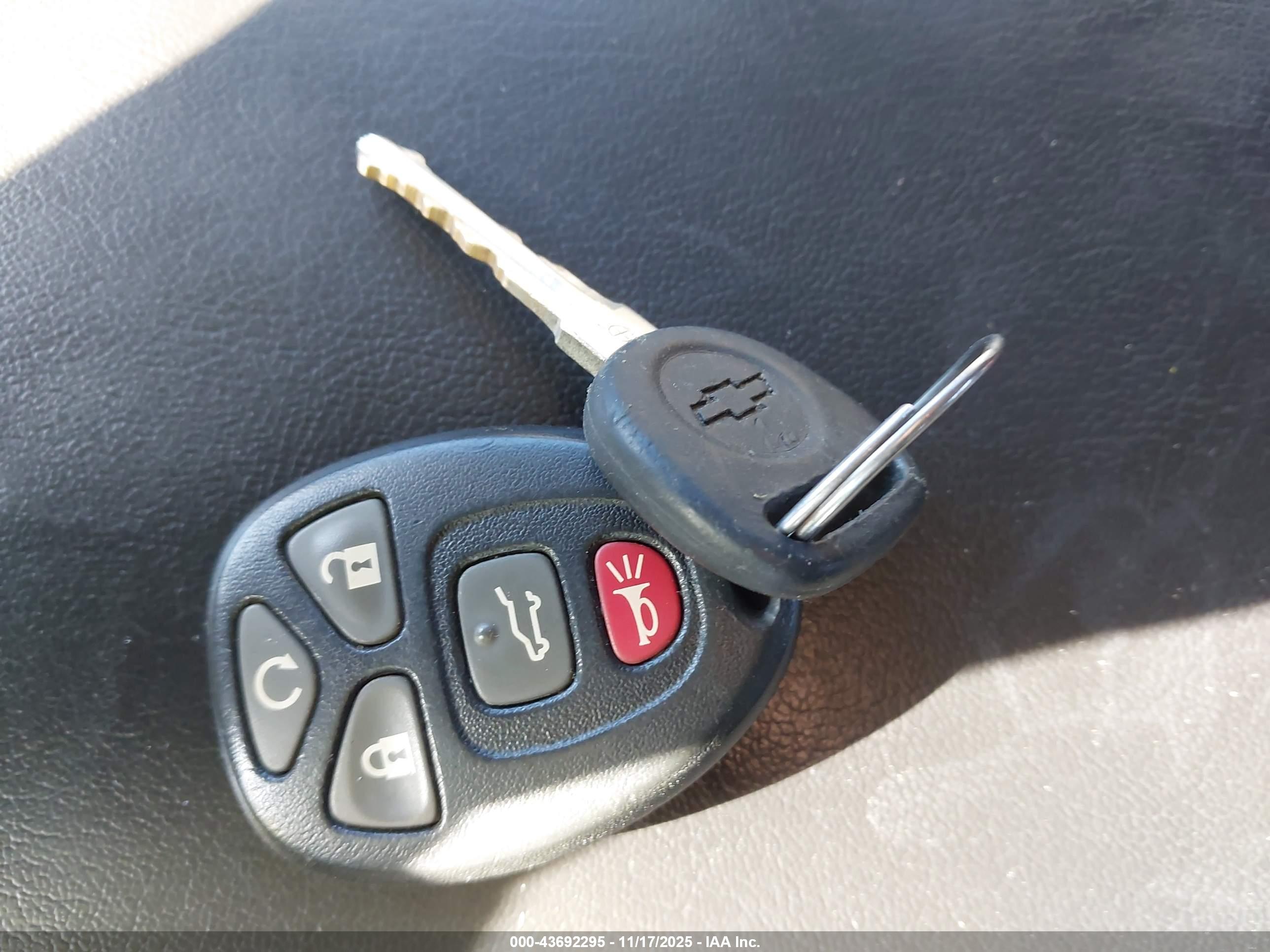 CHEVROLET TRAVERSE image 11