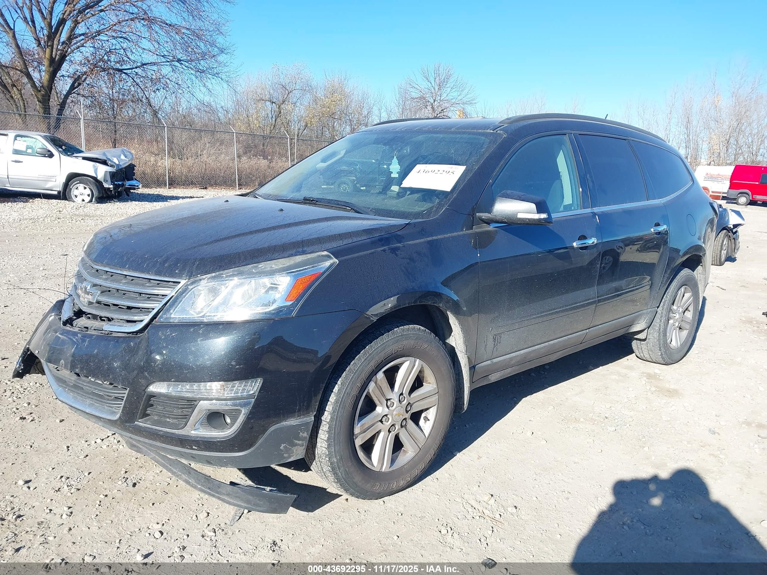 CHEVROLET TRAVERSE image 2
