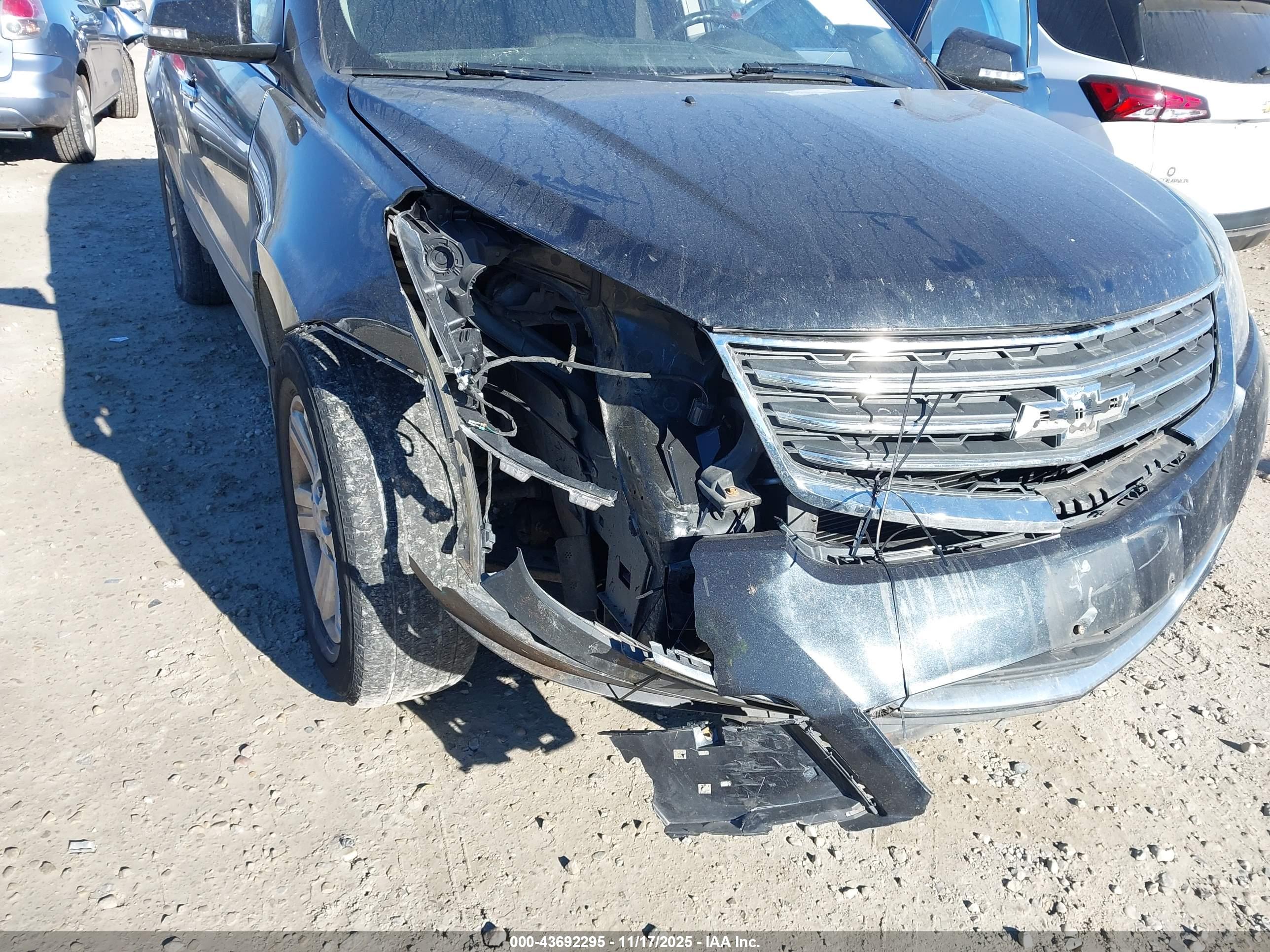 CHEVROLET TRAVERSE image 6