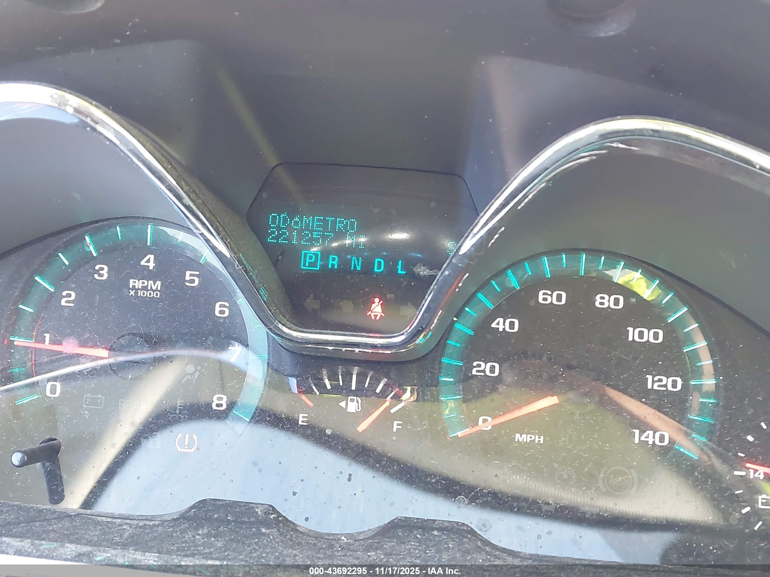 CHEVROLET TRAVERSE image 7