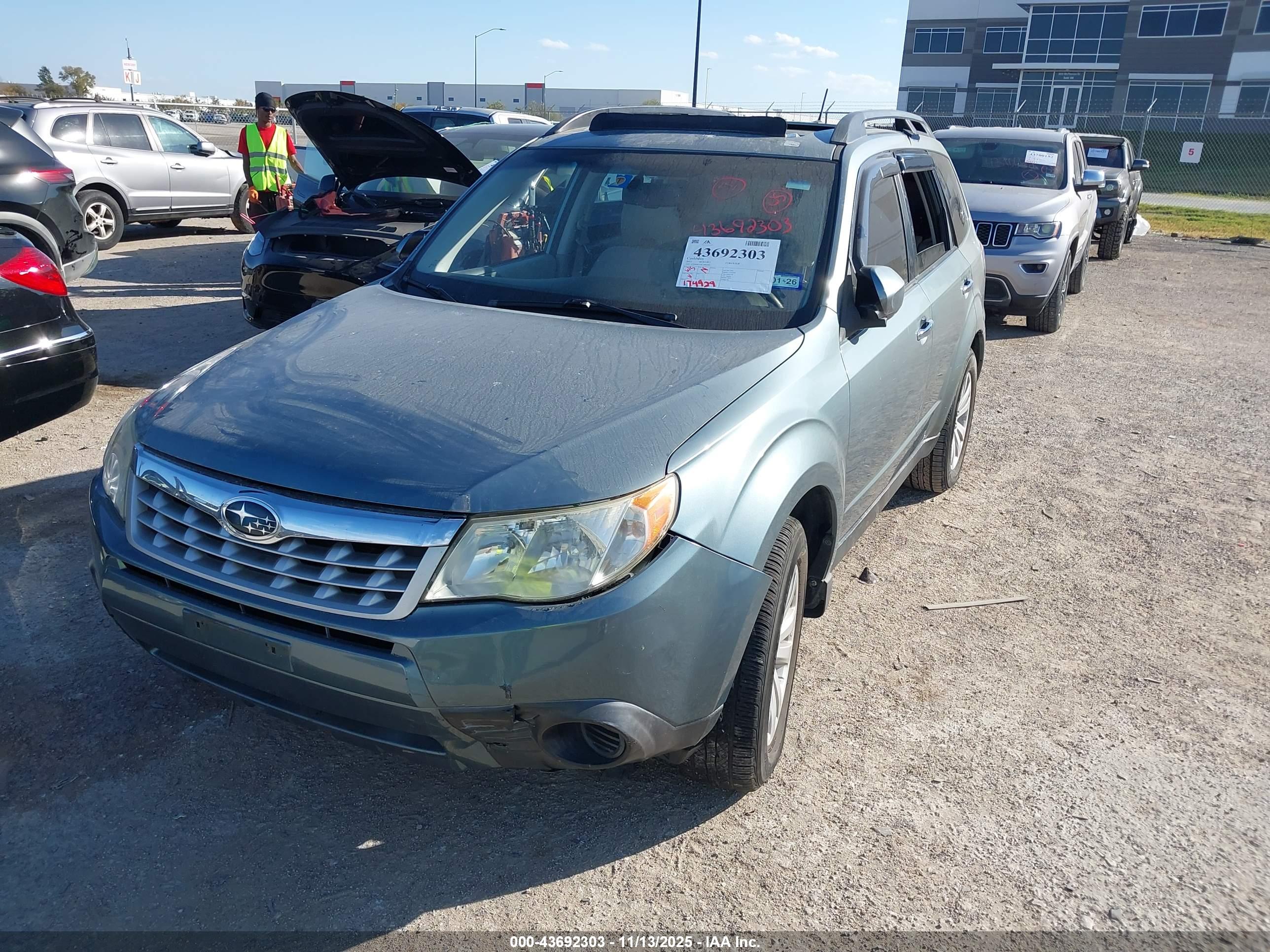 SUBARU FORESTER image 2