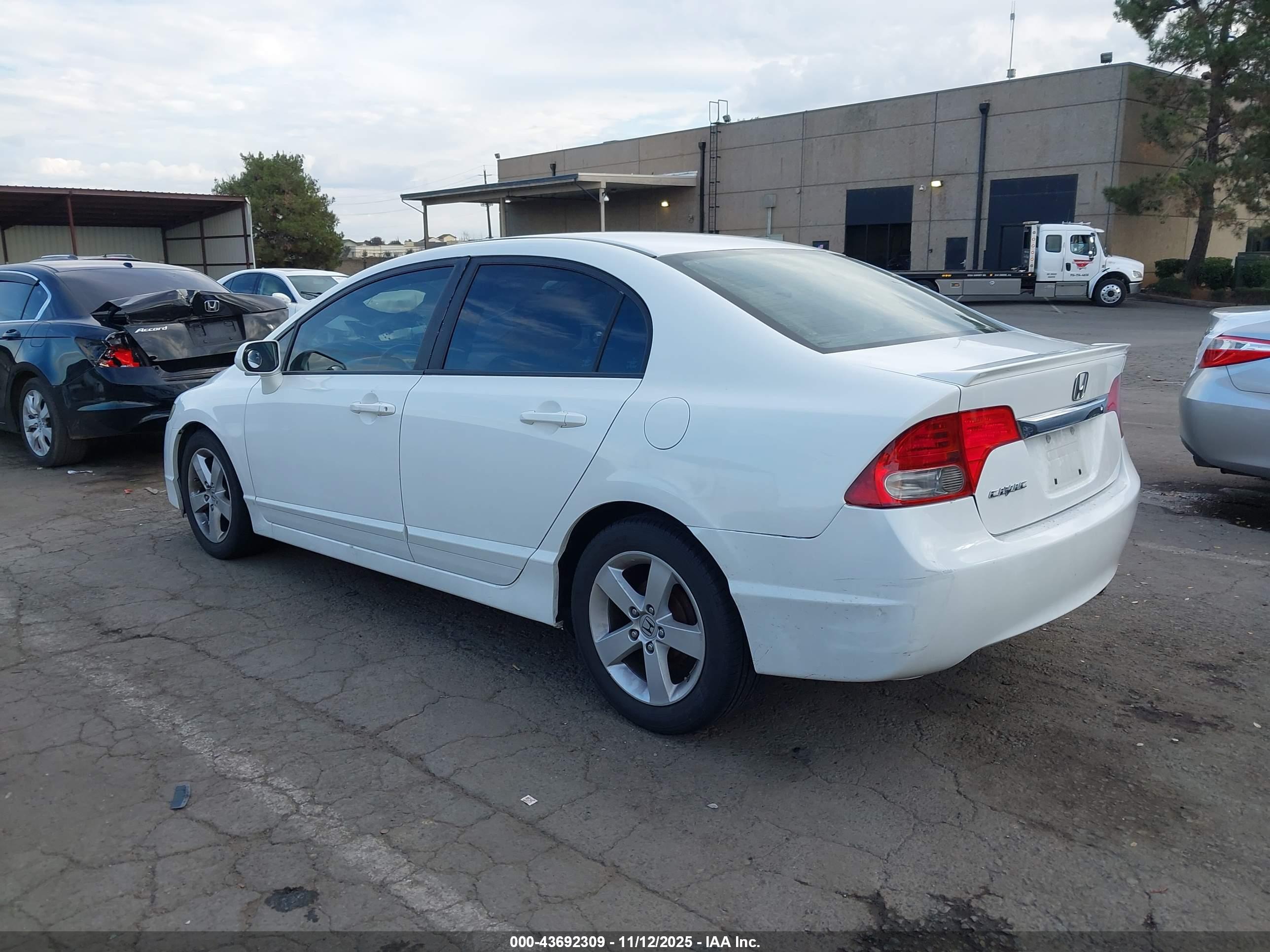 HONDA CIVIC image 3