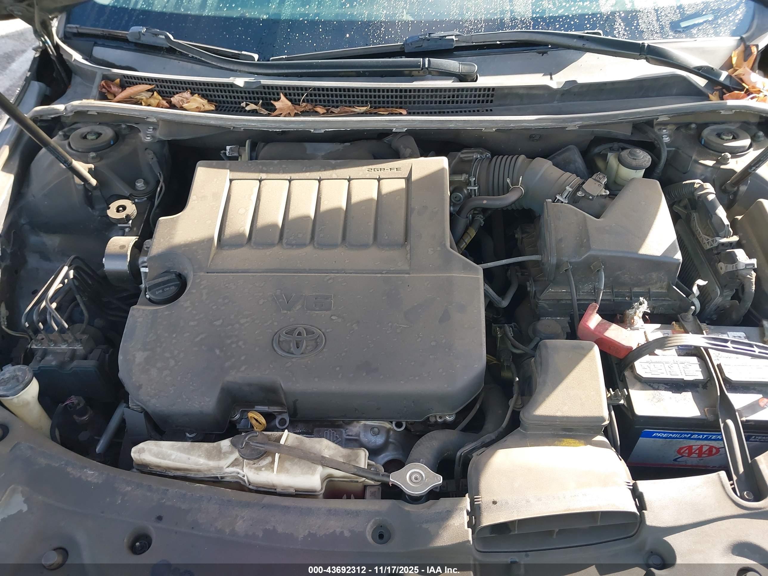 TOYOTA AVALON image 10