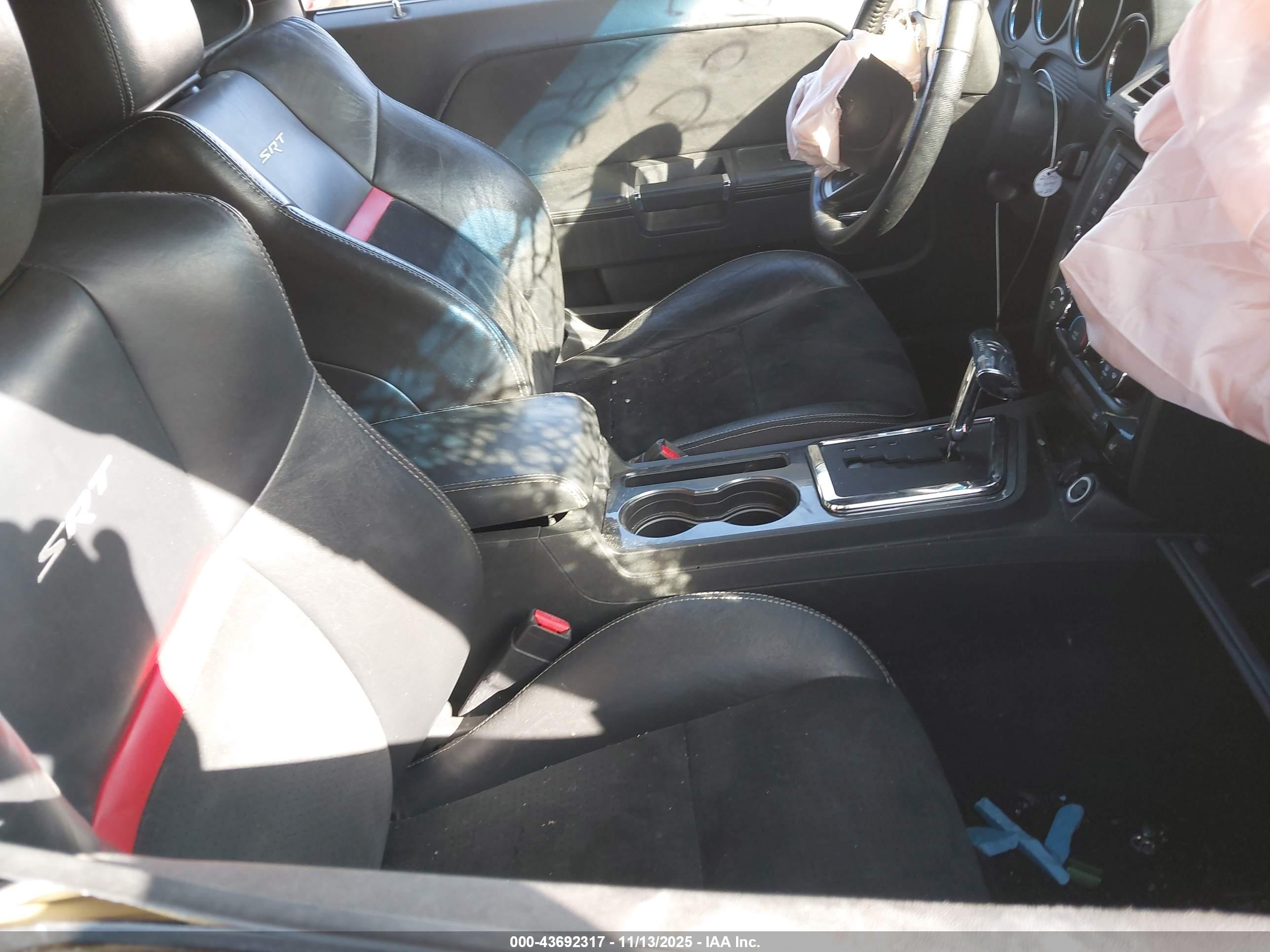 DODGE CHALLENGER image 5