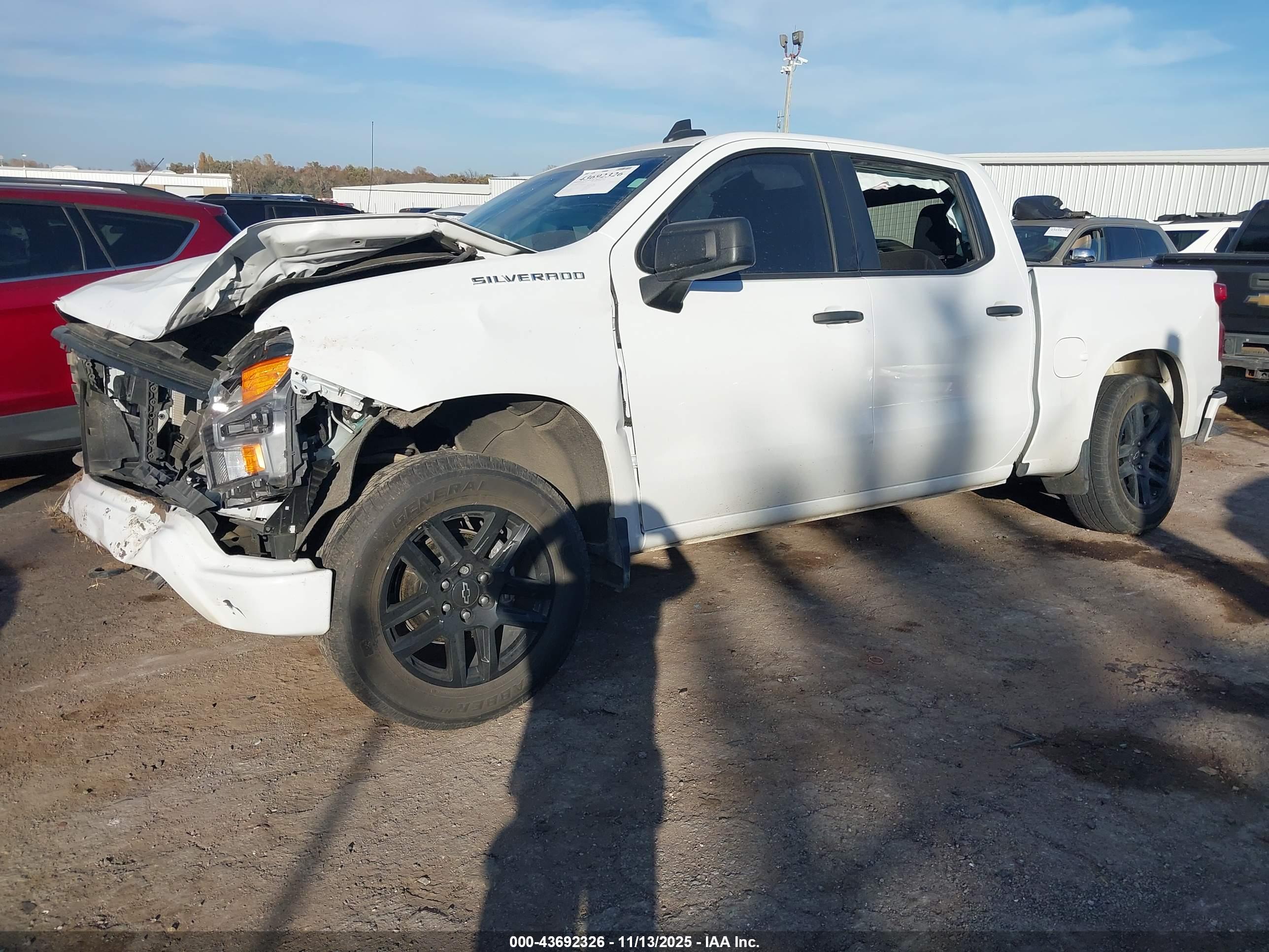 CHEVROLET SILVERADO image 2