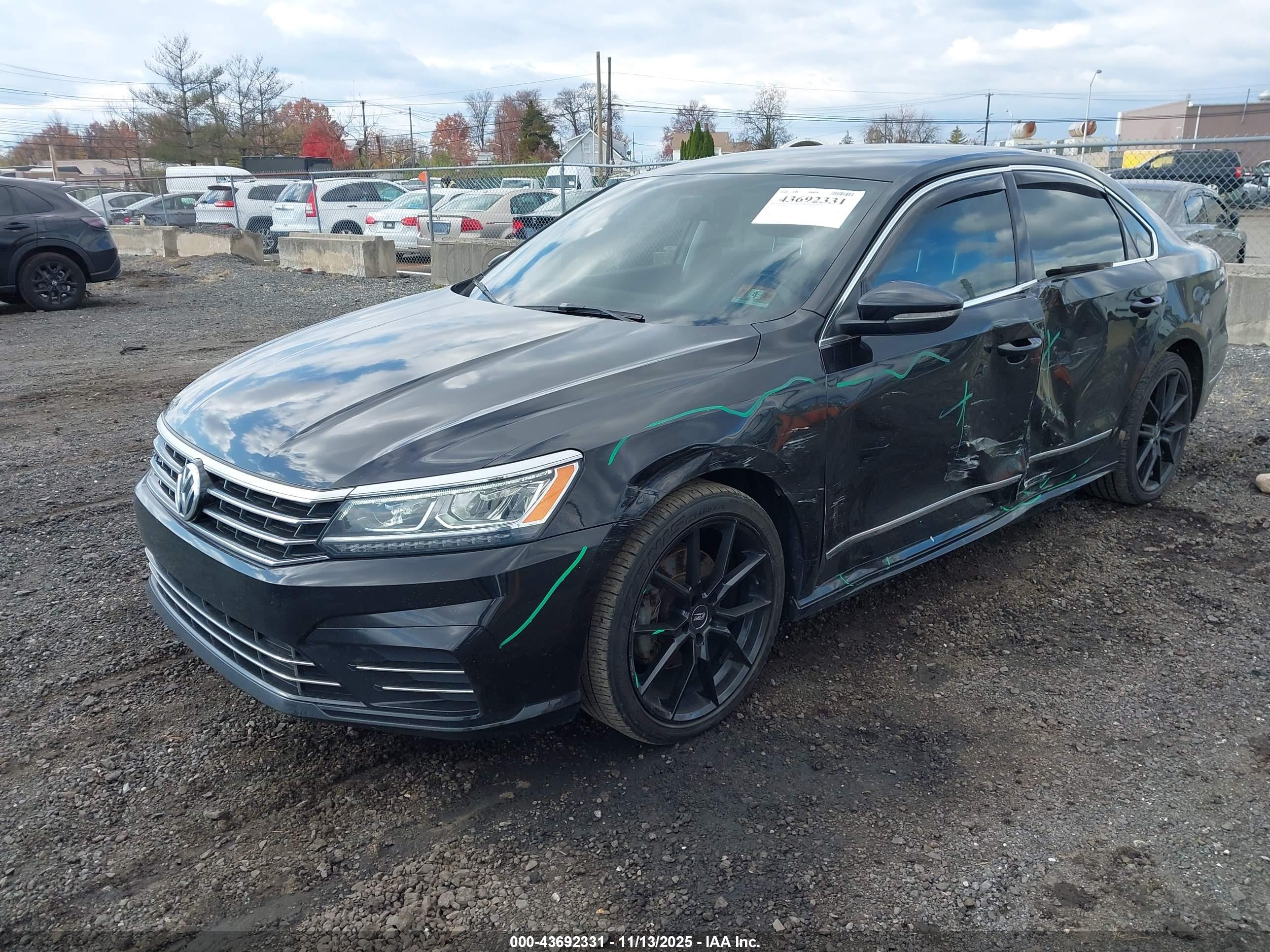 VOLKSWAGEN PASSAT image 2