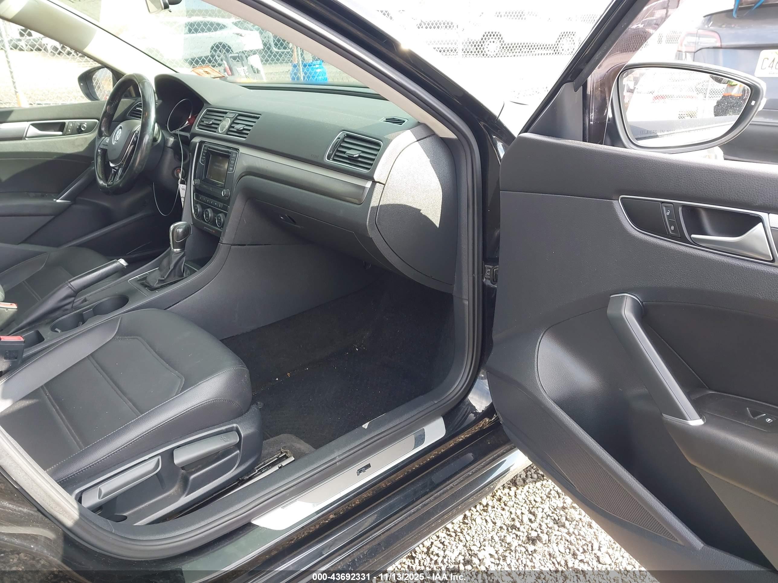 VOLKSWAGEN PASSAT image 5