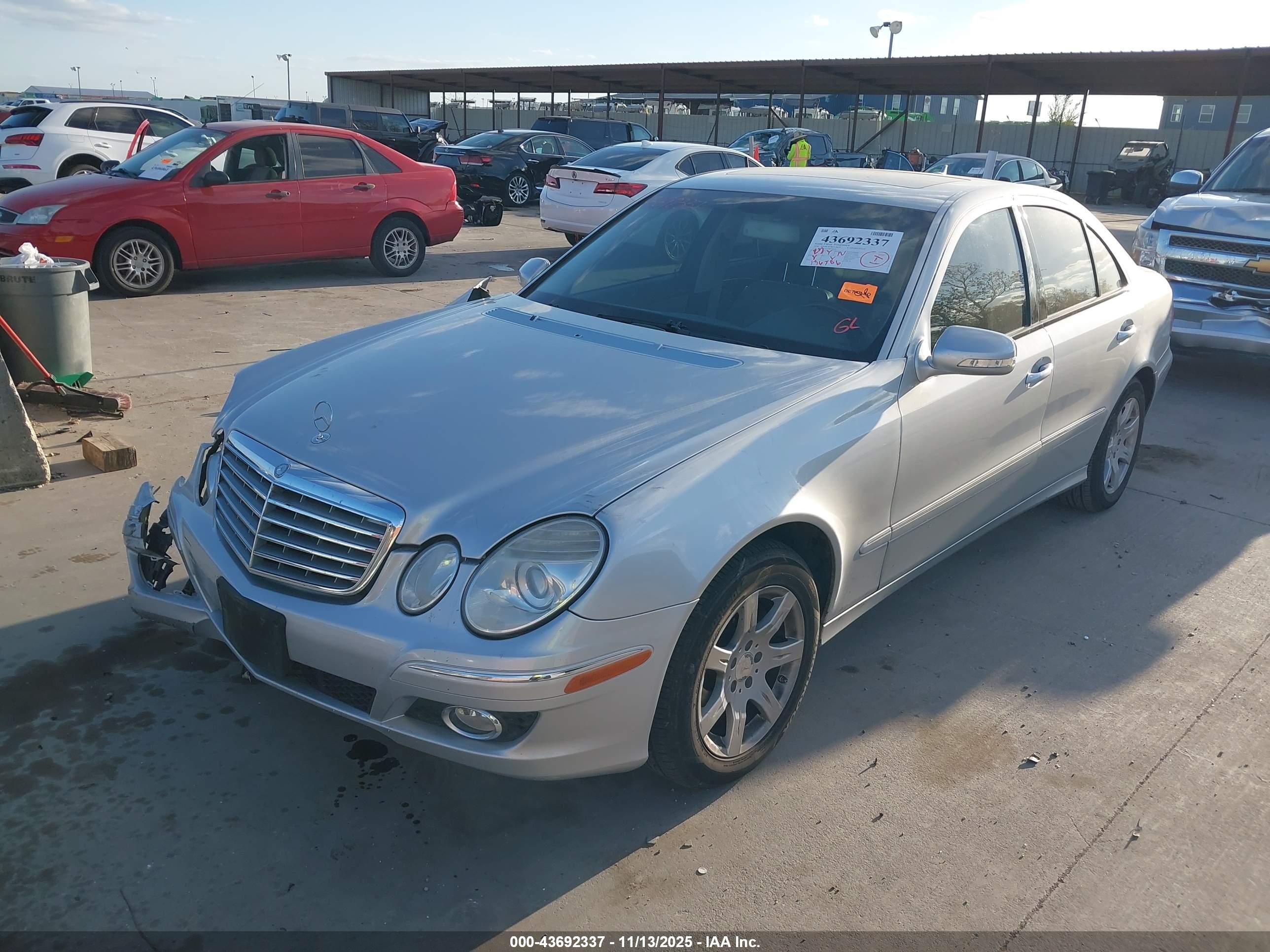 MERCEDES-BENZ E image 2