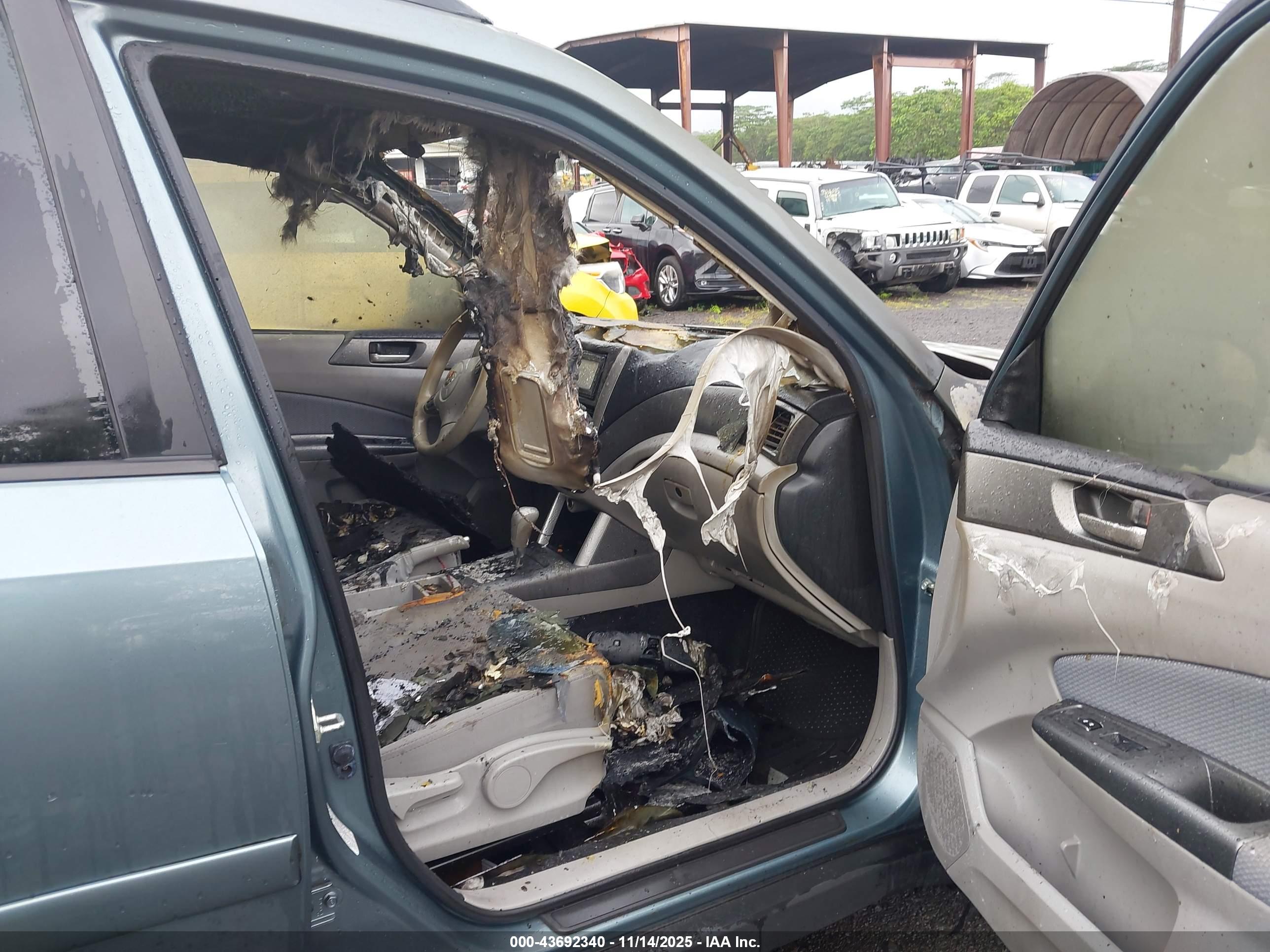 SUBARU FORESTER image 5