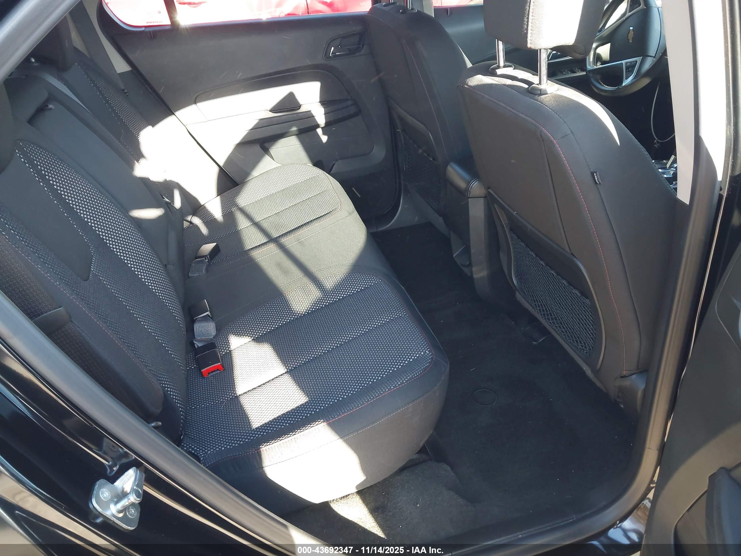 CHEVROLET EQUINOX image 8