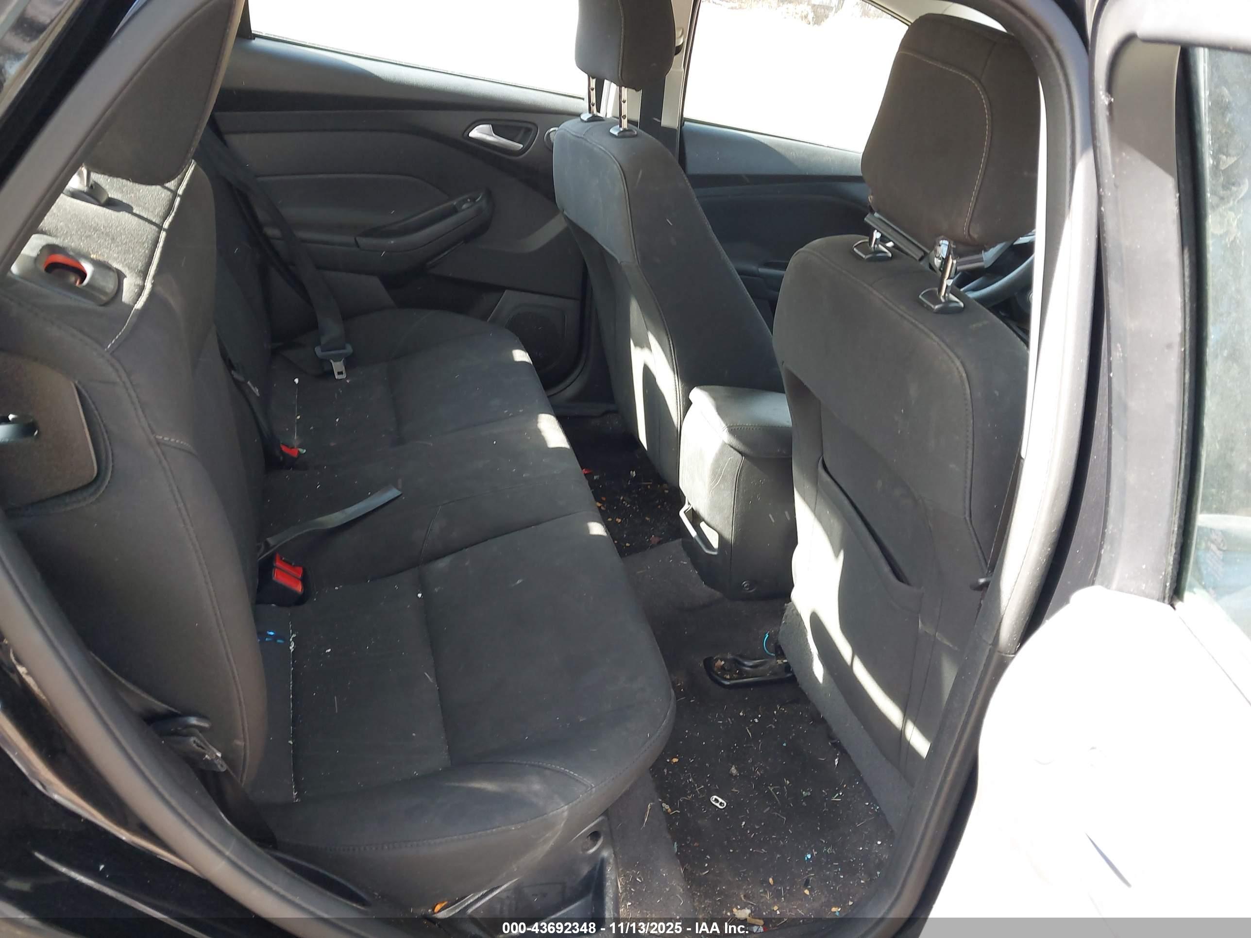 FORD FOCUS image 8