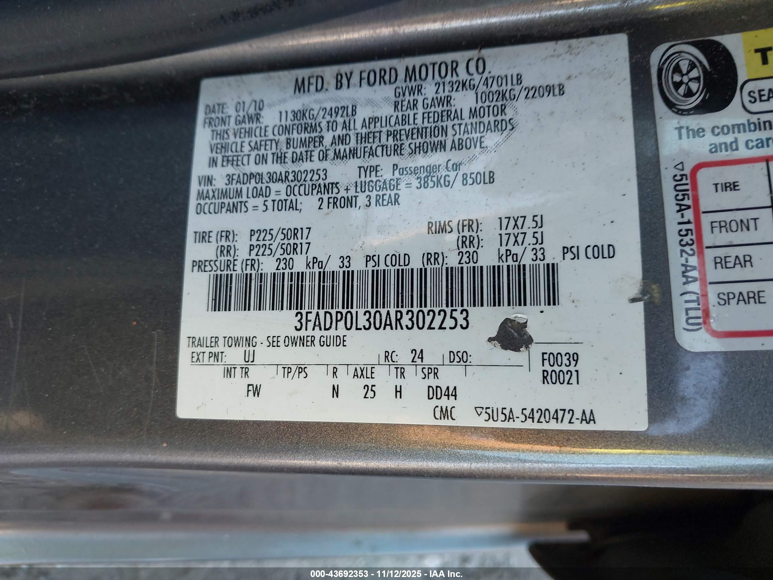 FORD FUSION image 9