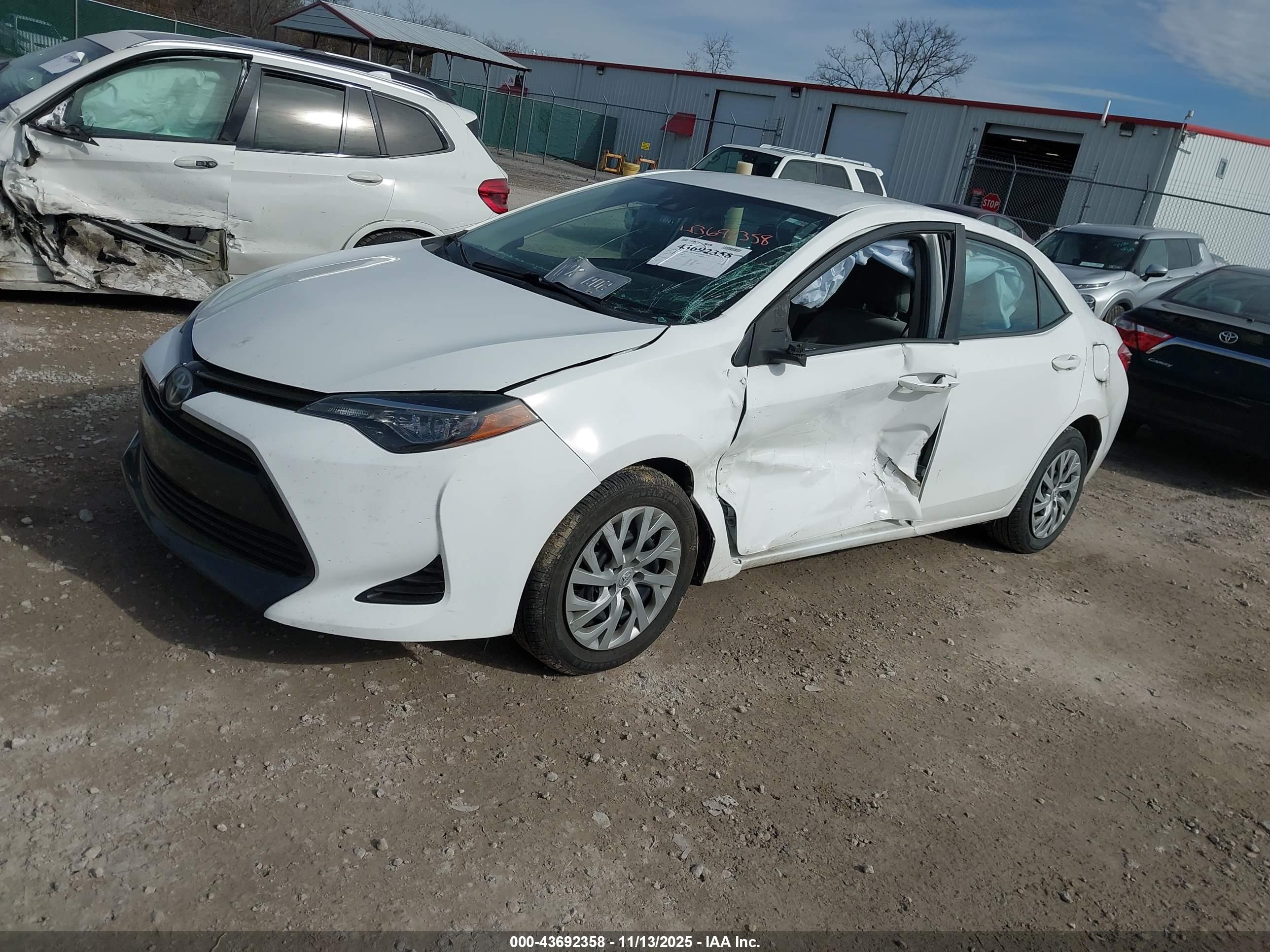 TOYOTA COROLLA image 2