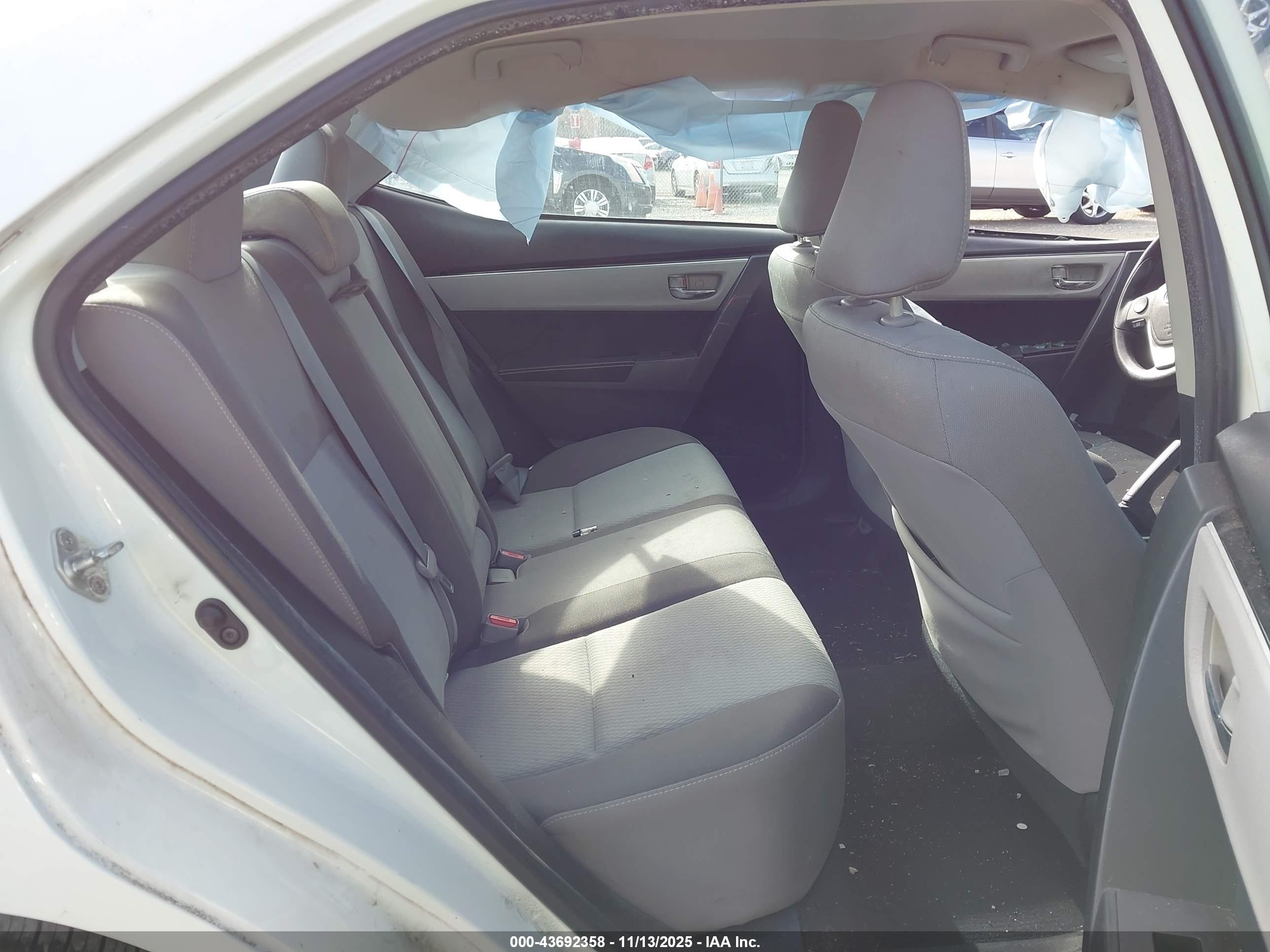 TOYOTA COROLLA image 8