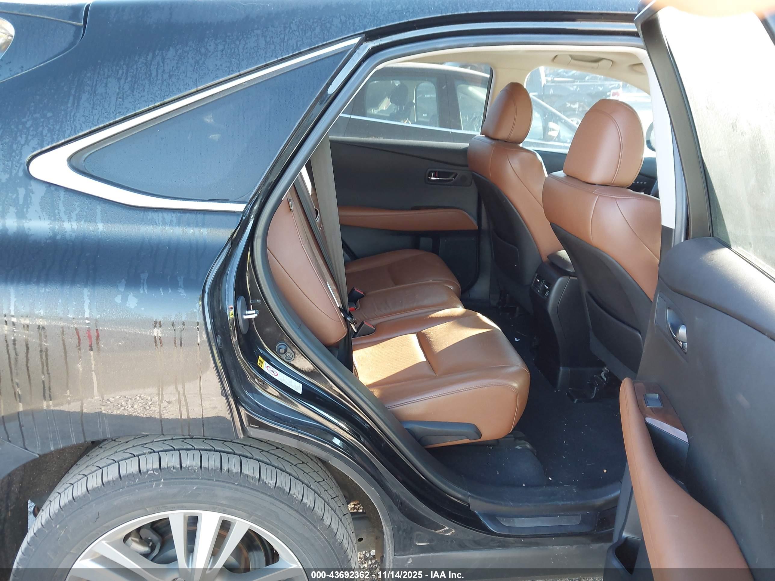 LEXUS RX image 8