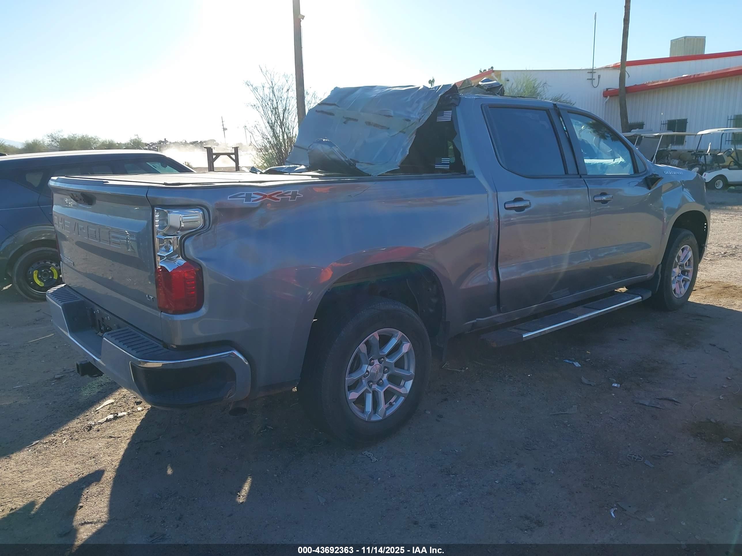 CHEVROLET SILVERADO image 4