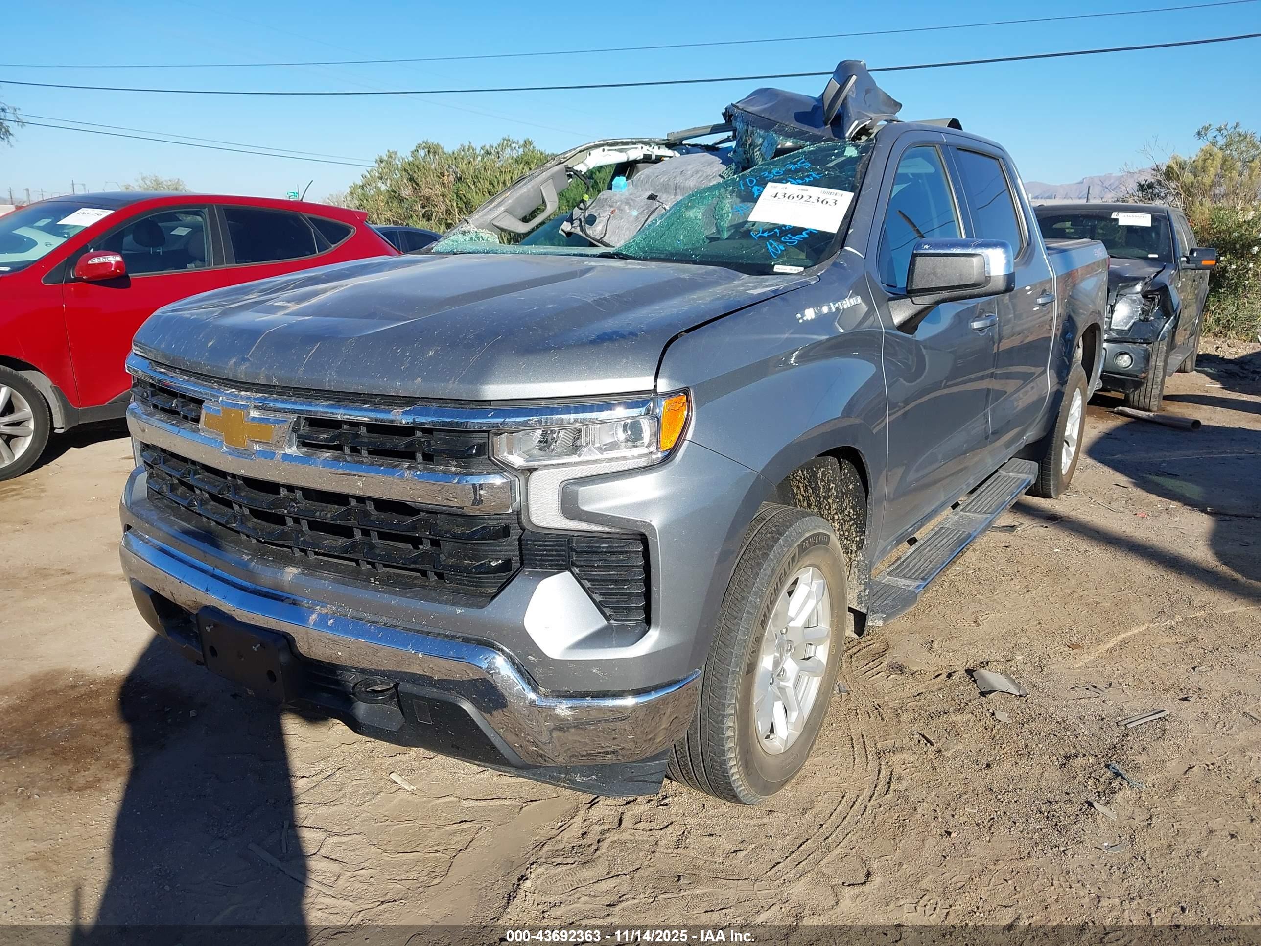 CHEVROLET SILVERADO image 6
