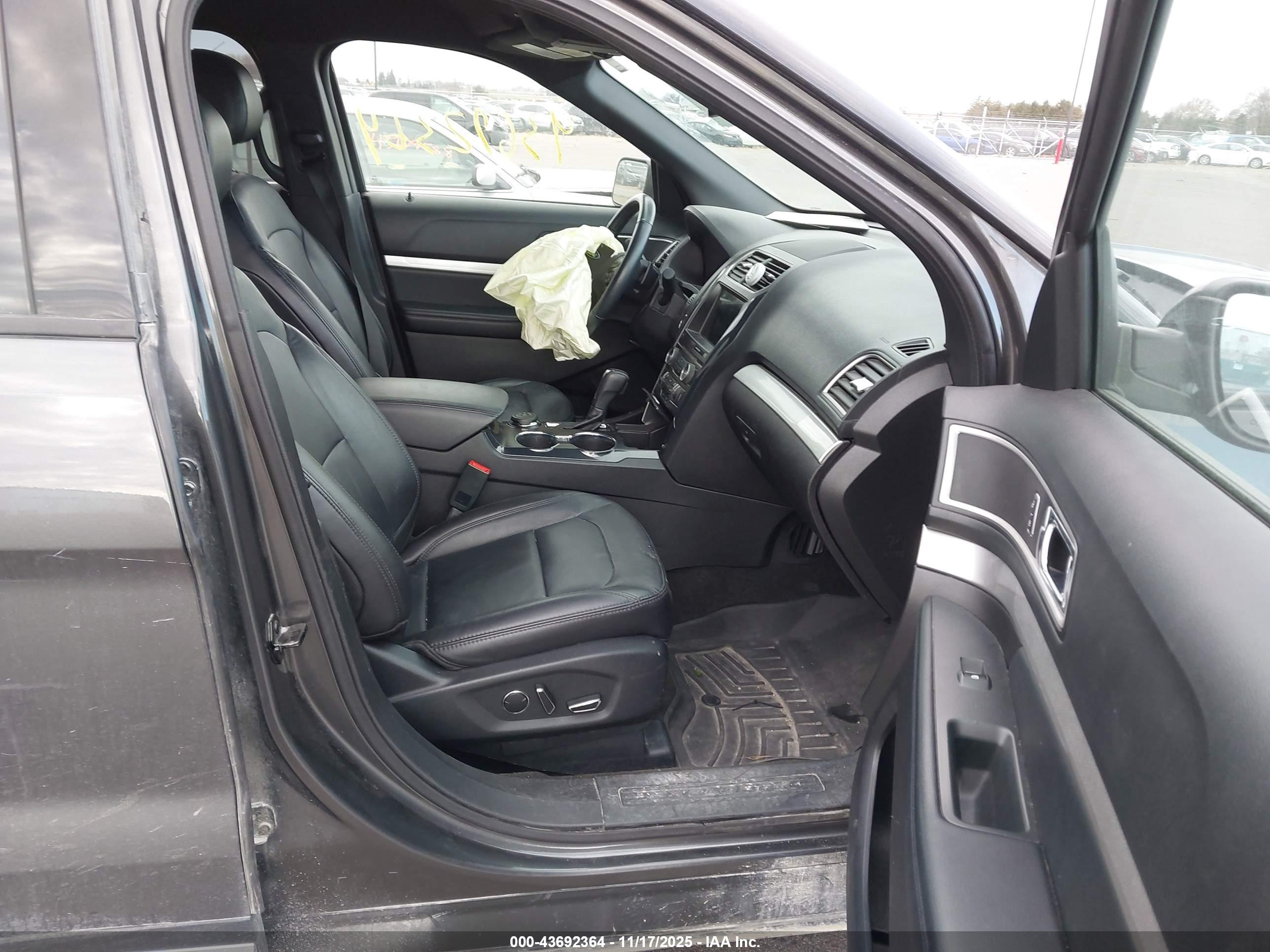 FORD EXPLORER image 5
